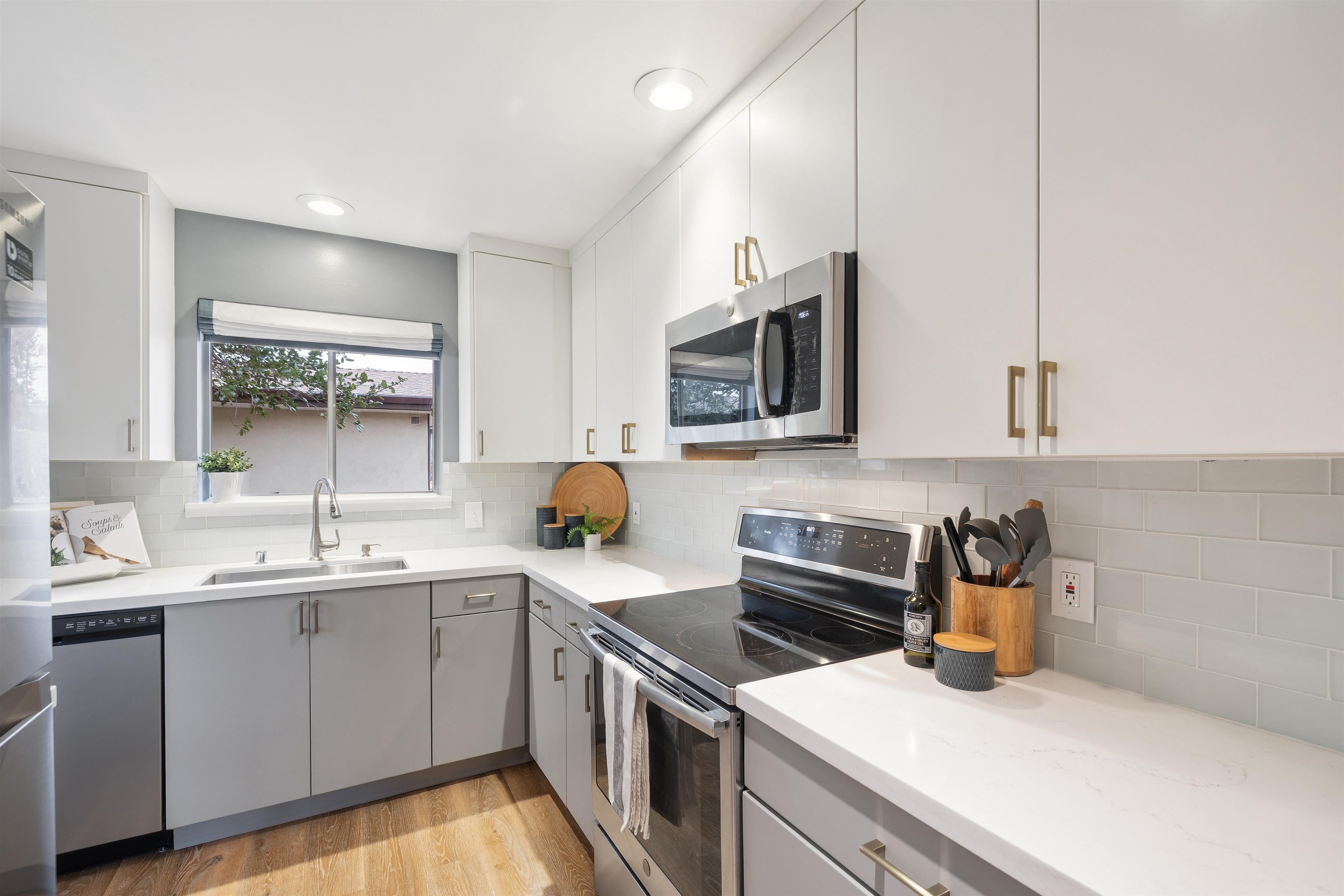 Photo #5: 41120252 Listing: Photo #5