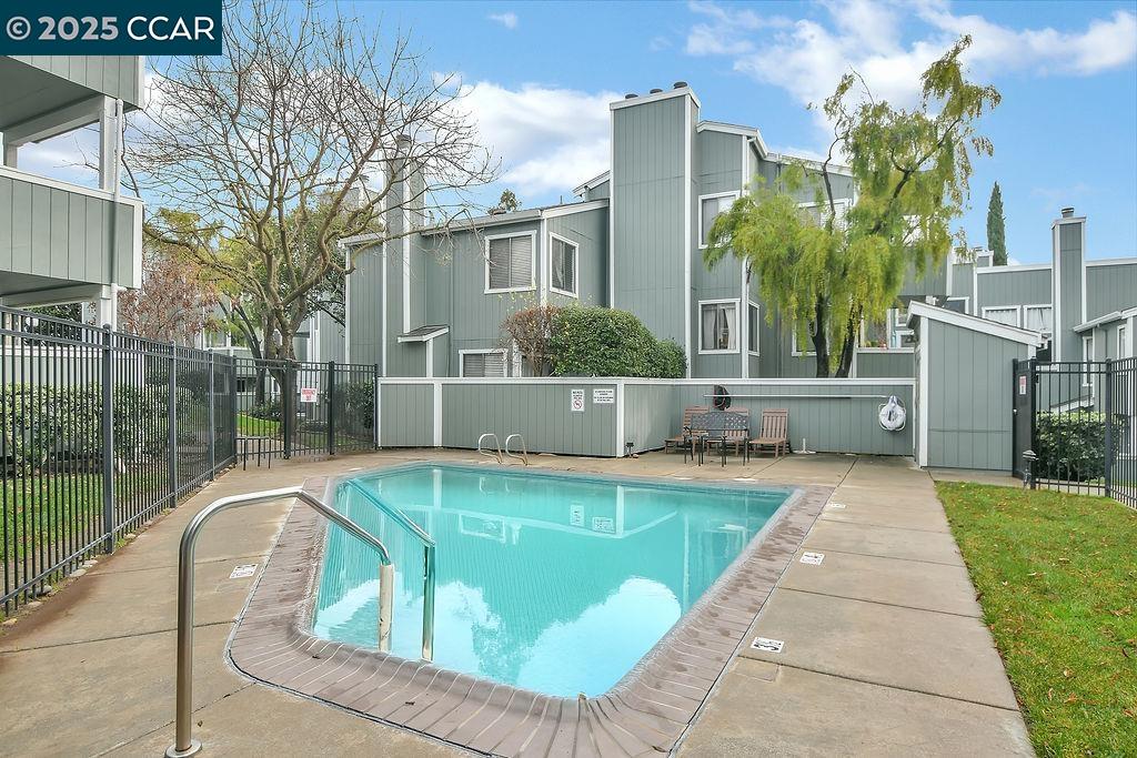 Detail Gallery Image 21 of 24 For 1072 Maywood Lane #36,  Martinez,  CA 94553 - 2 Beds | 1 Baths