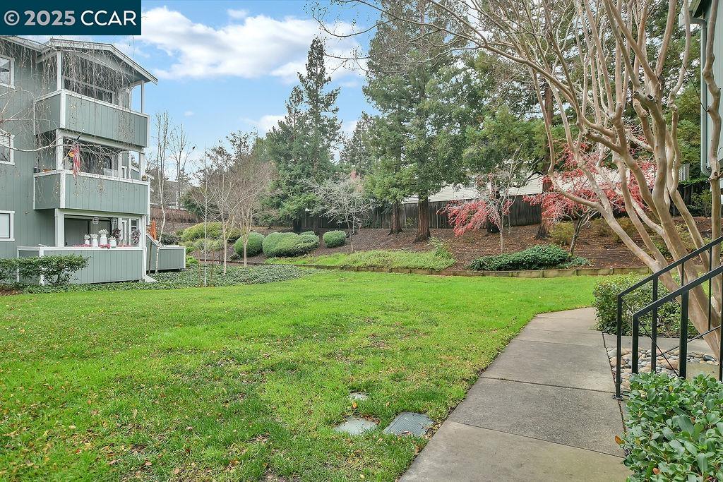 Detail Gallery Image 23 of 24 For 1072 Maywood Lane #36,  Martinez,  CA 94553 - 2 Beds | 1 Baths