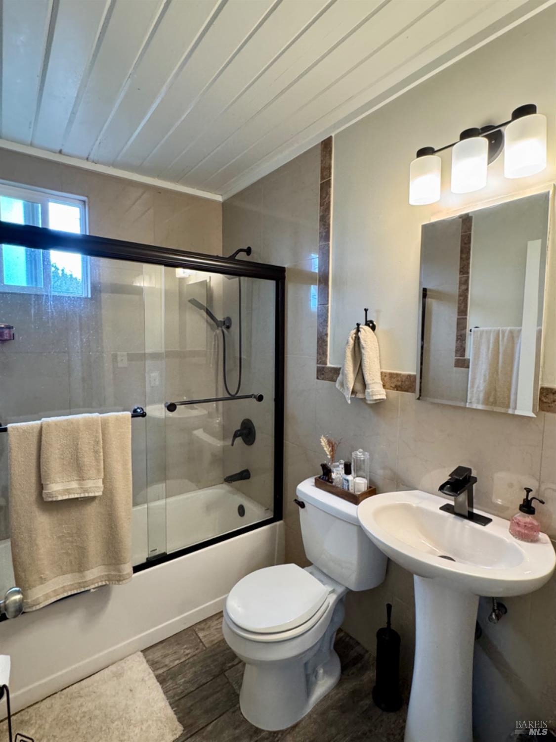 Detail Gallery Image 10 of 12 For 469 La Jolla St, Vallejo,  CA 94591 - 3 Beds | 1 Baths