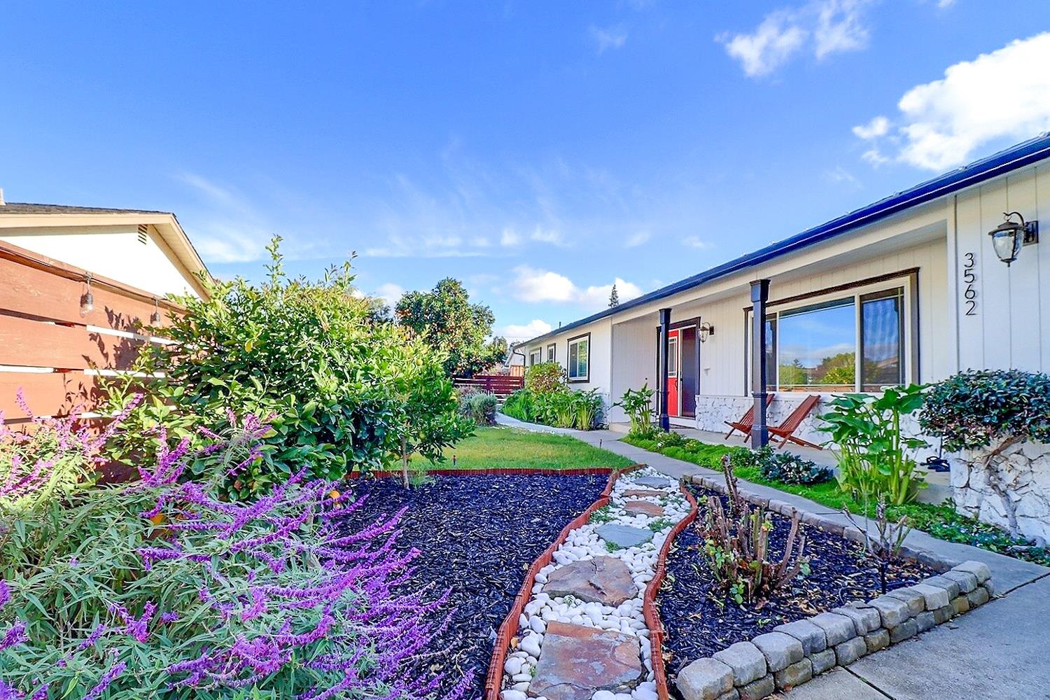 Detail Gallery Image 1 of 50 For 3562 Kimball Way, Concord,  CA 94518 - 5 Beds | 3 Baths