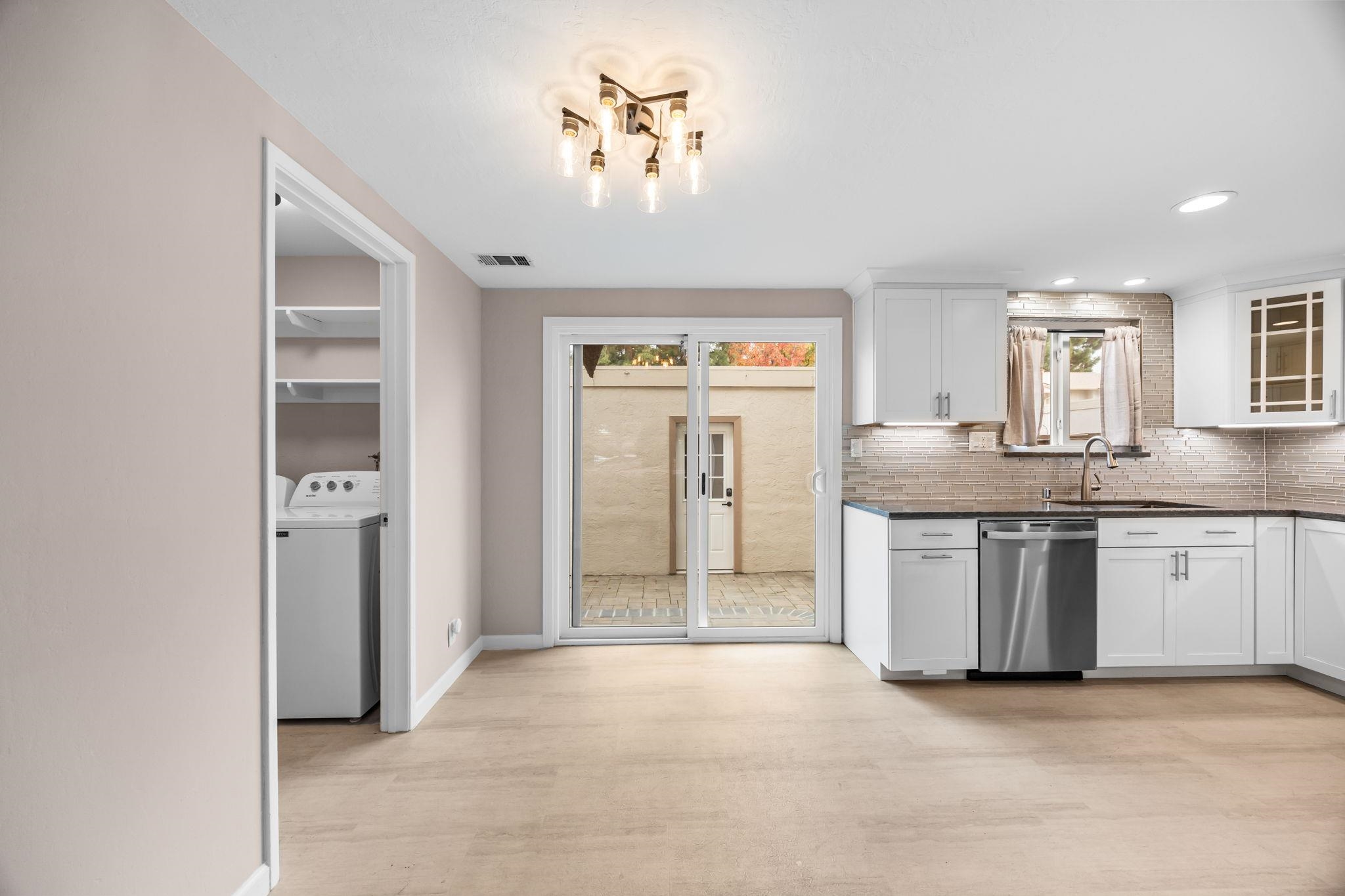 Detail Gallery Image 14 of 39 For 1819 Wildbrook Ct #D,  Concord,  CA 94521 - 3 Beds | 2 Baths