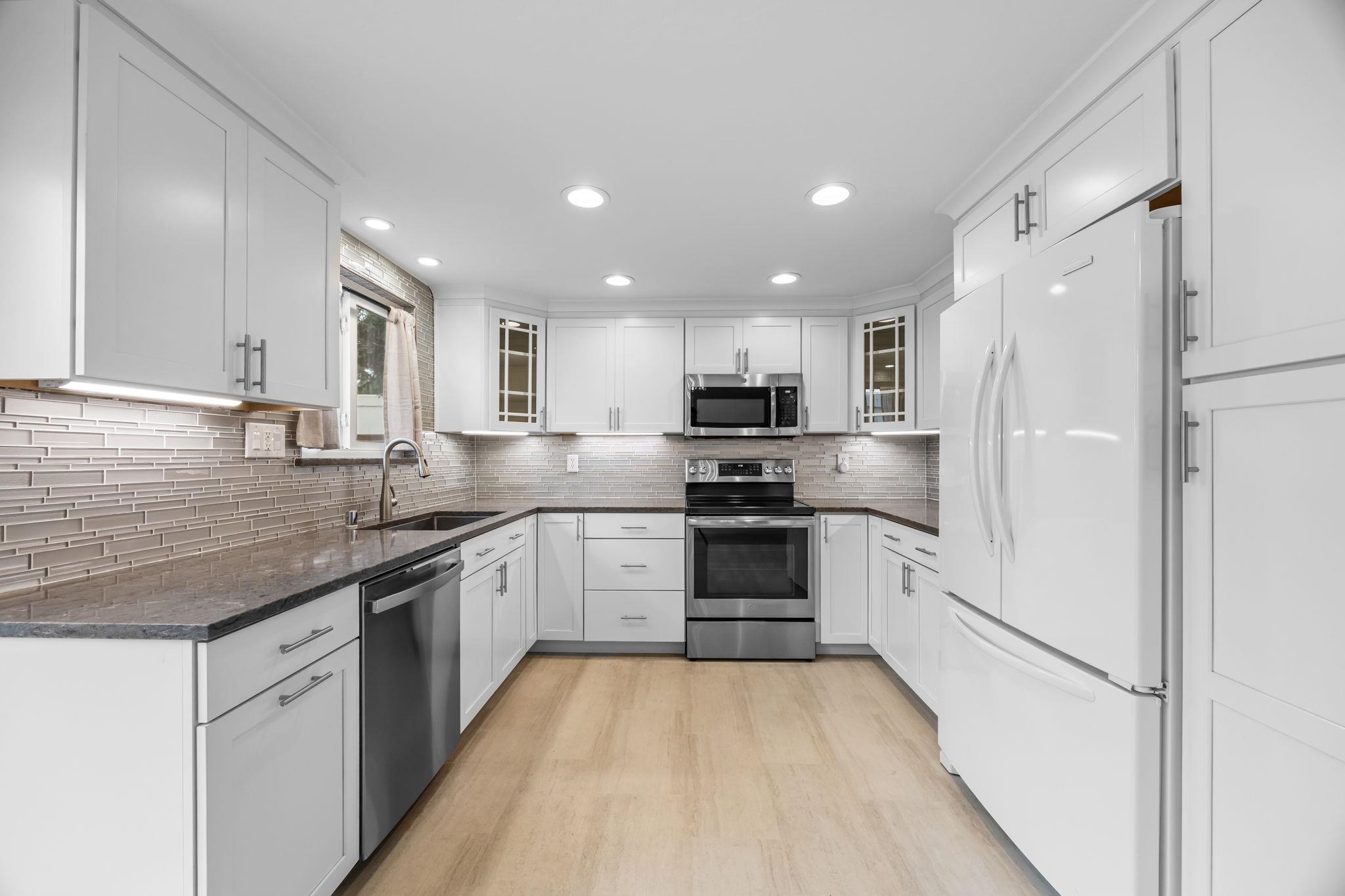 Detail Gallery Image 15 of 39 For 1819 Wildbrook Ct #D,  Concord,  CA 94521 - 3 Beds | 2 Baths