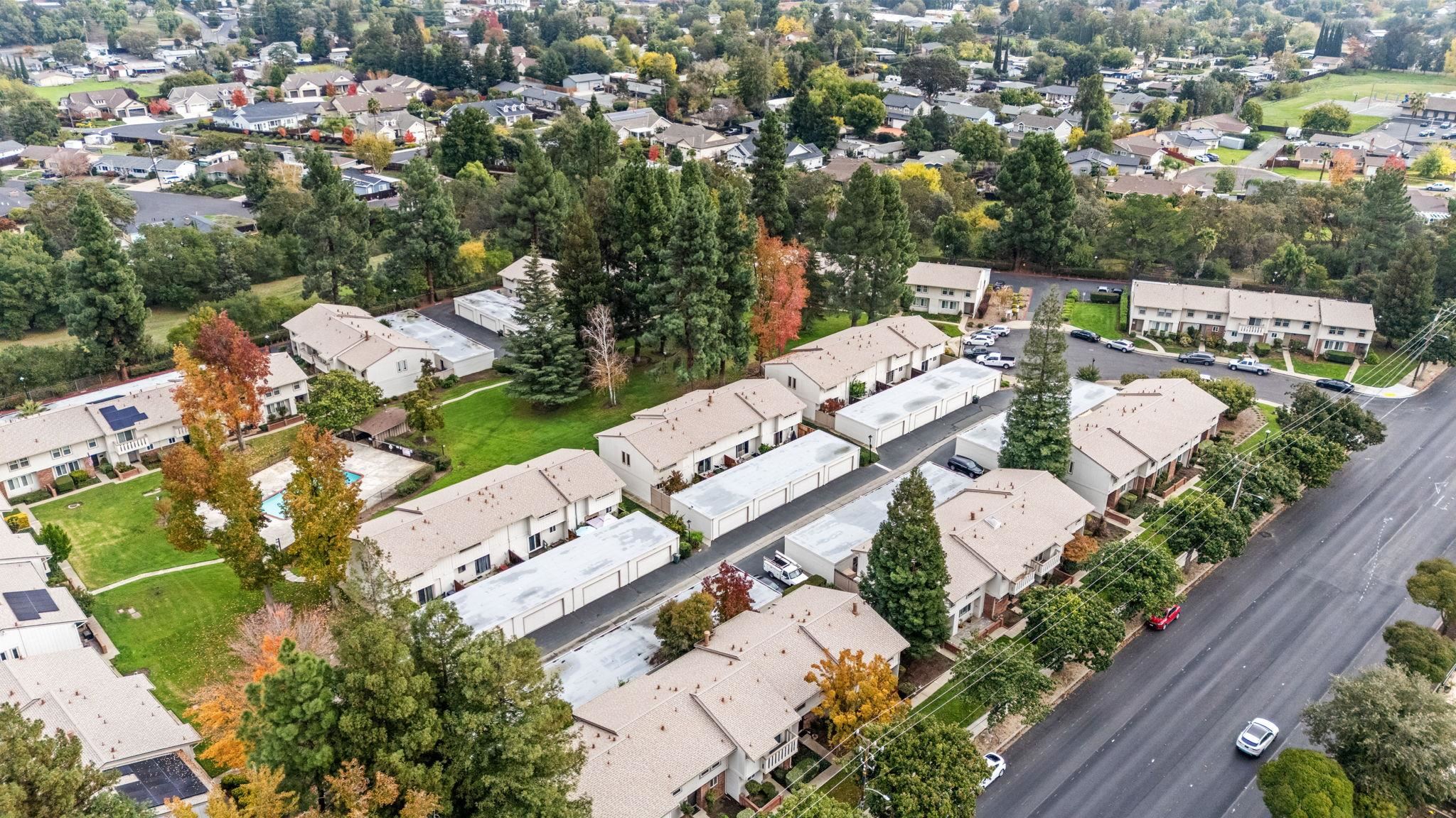 Detail Gallery Image 4 of 39 For 1819 Wildbrook Ct #D,  Concord,  CA 94521 - 3 Beds | 2 Baths