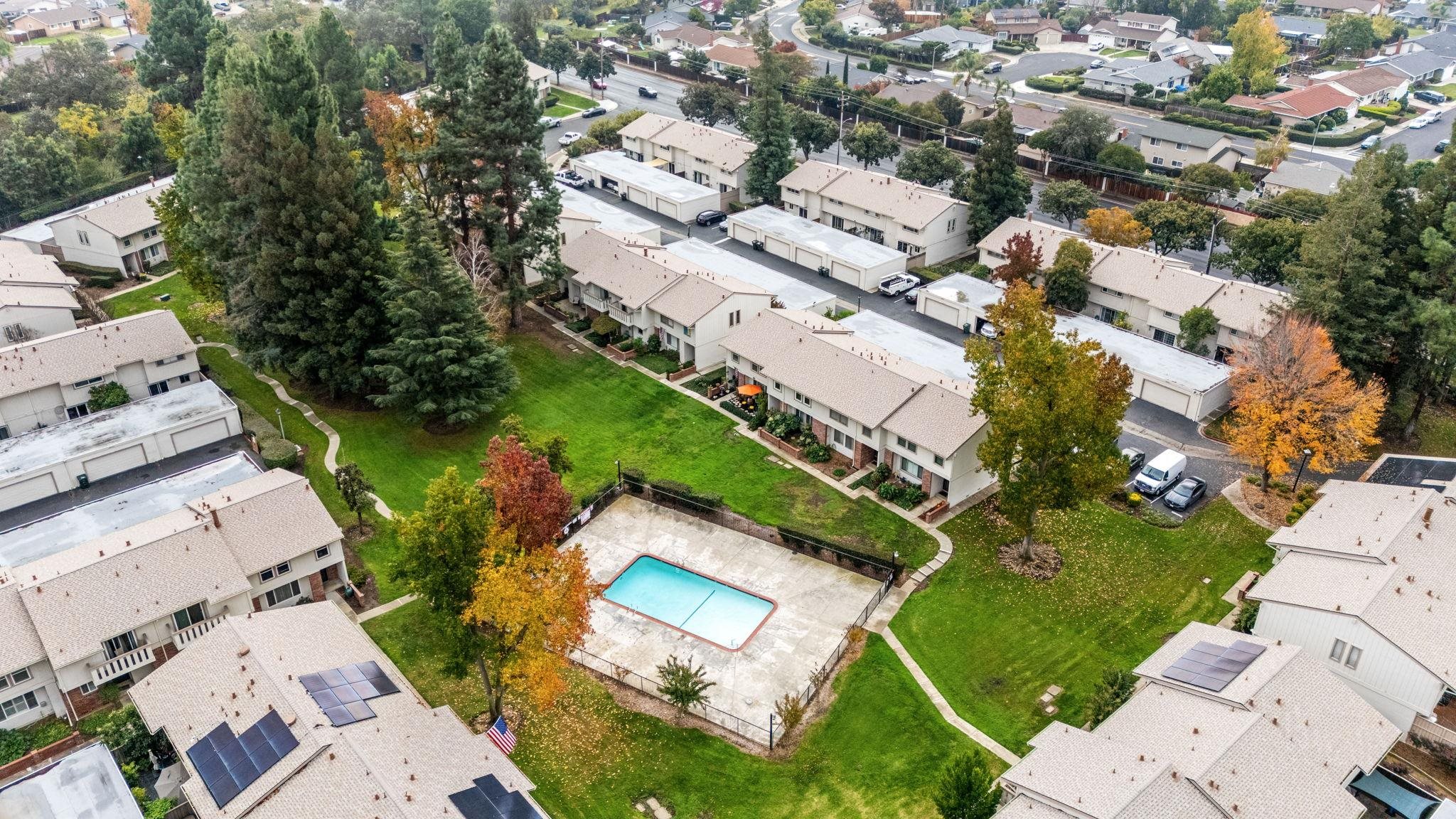 Detail Gallery Image 6 of 39 For 1819 Wildbrook Ct #D,  Concord,  CA 94521 - 3 Beds | 2 Baths