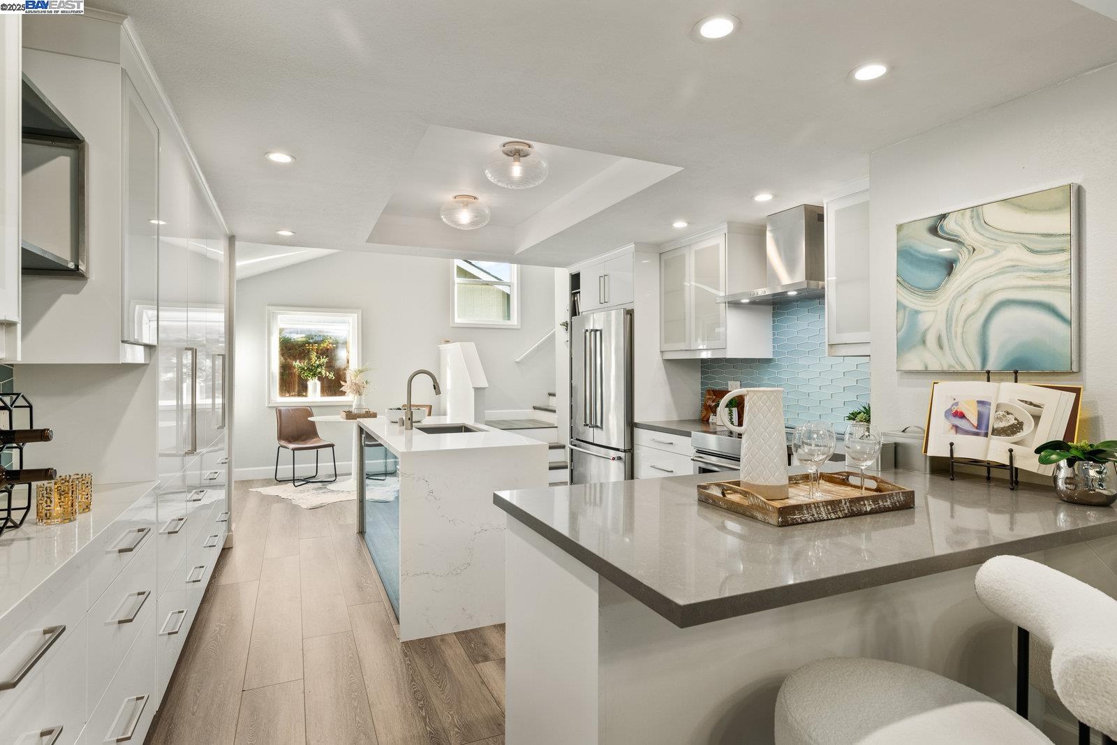 Detail Gallery Image 2 of 23 For 7937 Shannon Court, Dublin,  CA 94568 - 5 Beds | 3 Baths