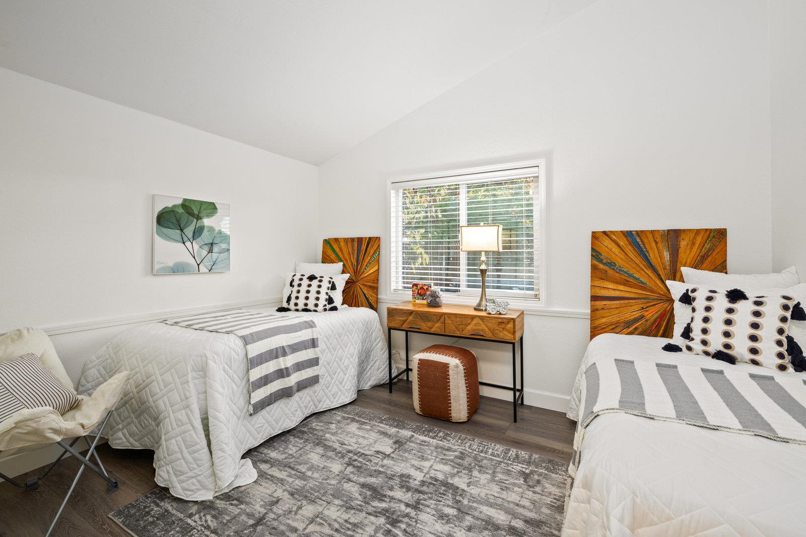 Detail Gallery Image 13 of 23 For 7937 Shannon Court, Dublin,  CA 94568 - 5 Beds | 3 Baths