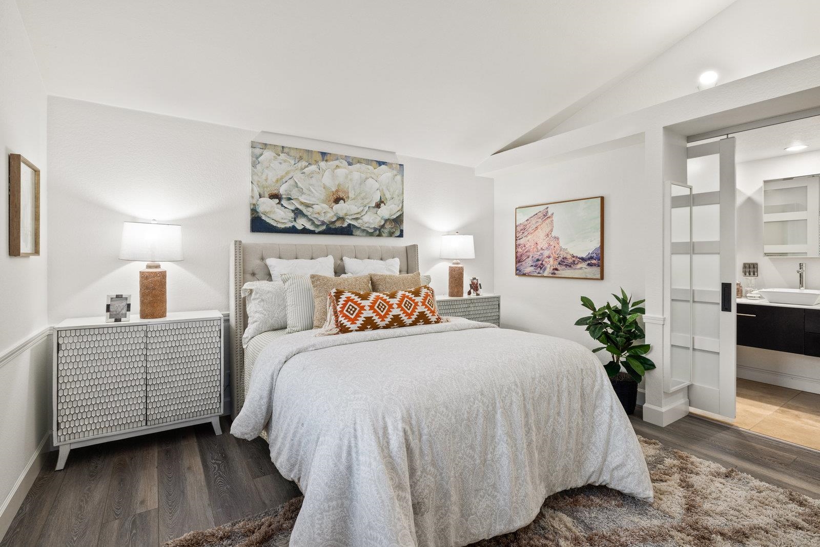 Detail Gallery Image 10 of 23 For 7937 Shannon Court, Dublin,  CA 94568 - 5 Beds | 3 Baths