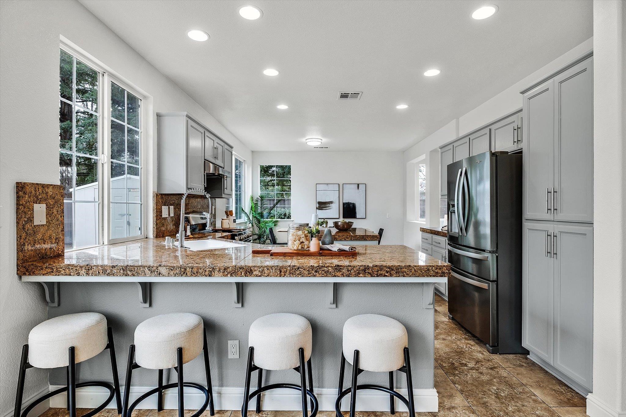 Detail Gallery Image 12 of 56 For 4726 Dandelion Loop, Tracy,  CA 95377 - 4 Beds | 2/1 Baths