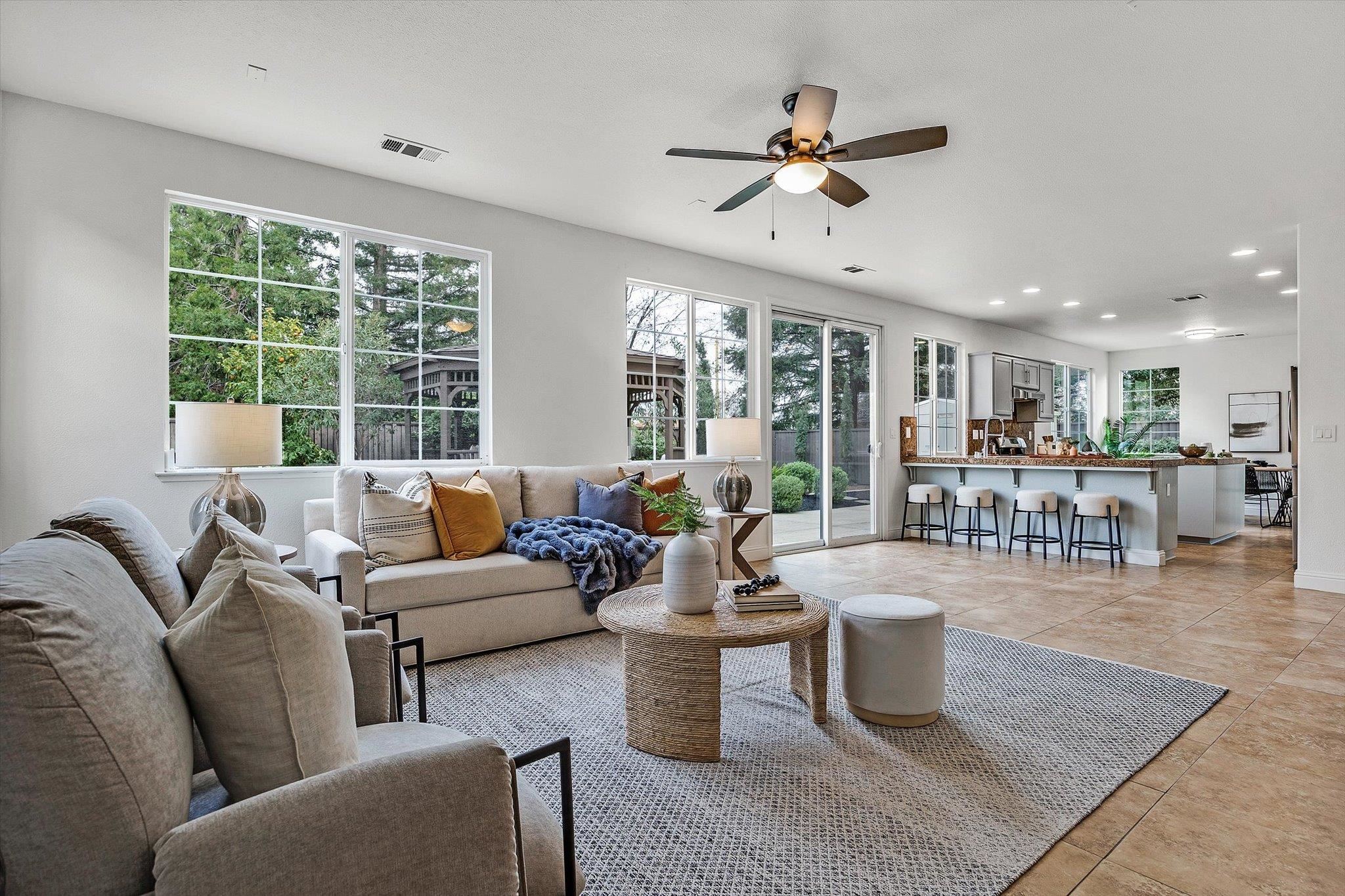 Detail Gallery Image 15 of 56 For 4726 Dandelion Loop, Tracy,  CA 95377 - 4 Beds | 2/1 Baths