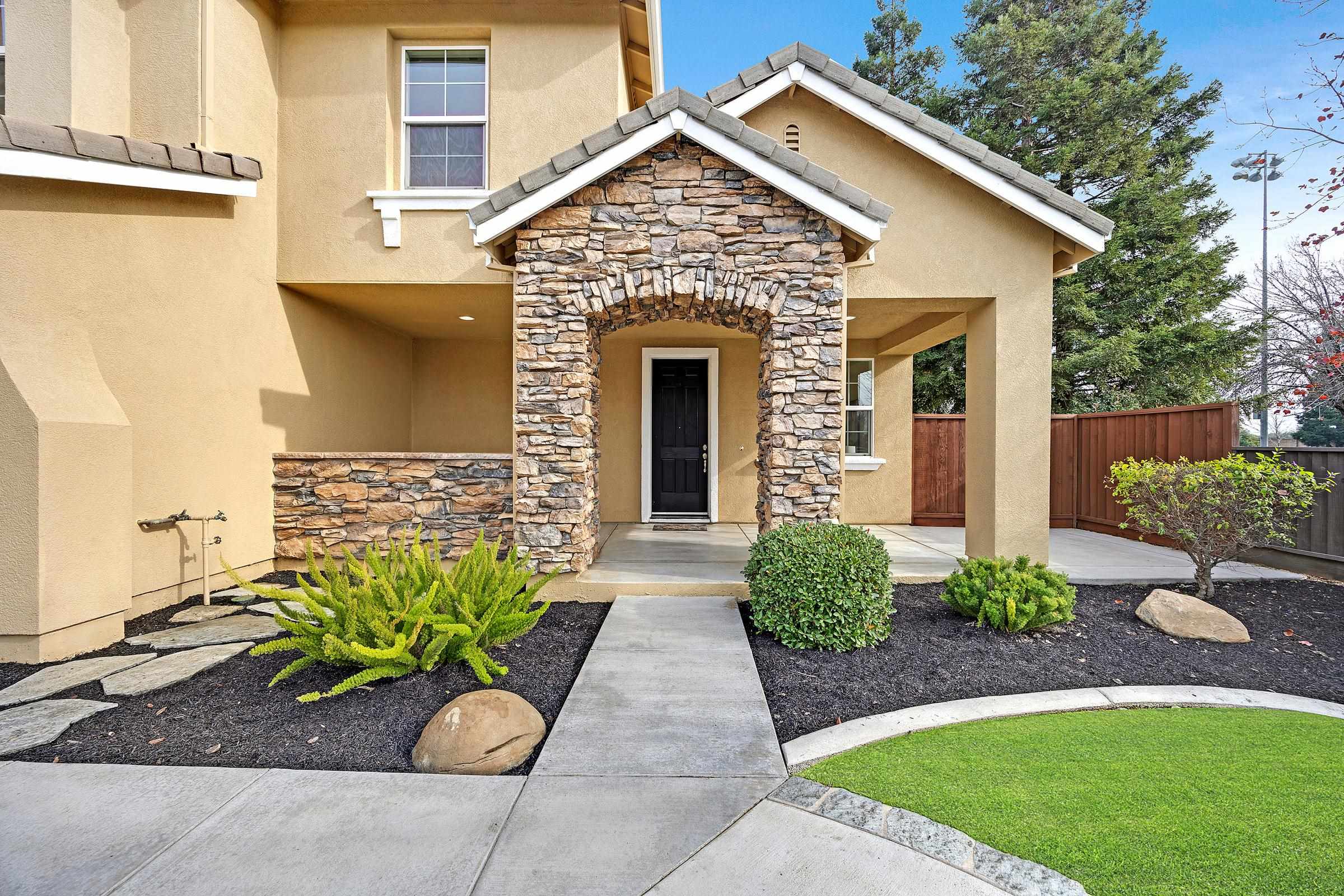 Detail Gallery Image 4 of 56 For 4726 Dandelion Loop, Tracy,  CA 95377 - 4 Beds | 2/1 Baths