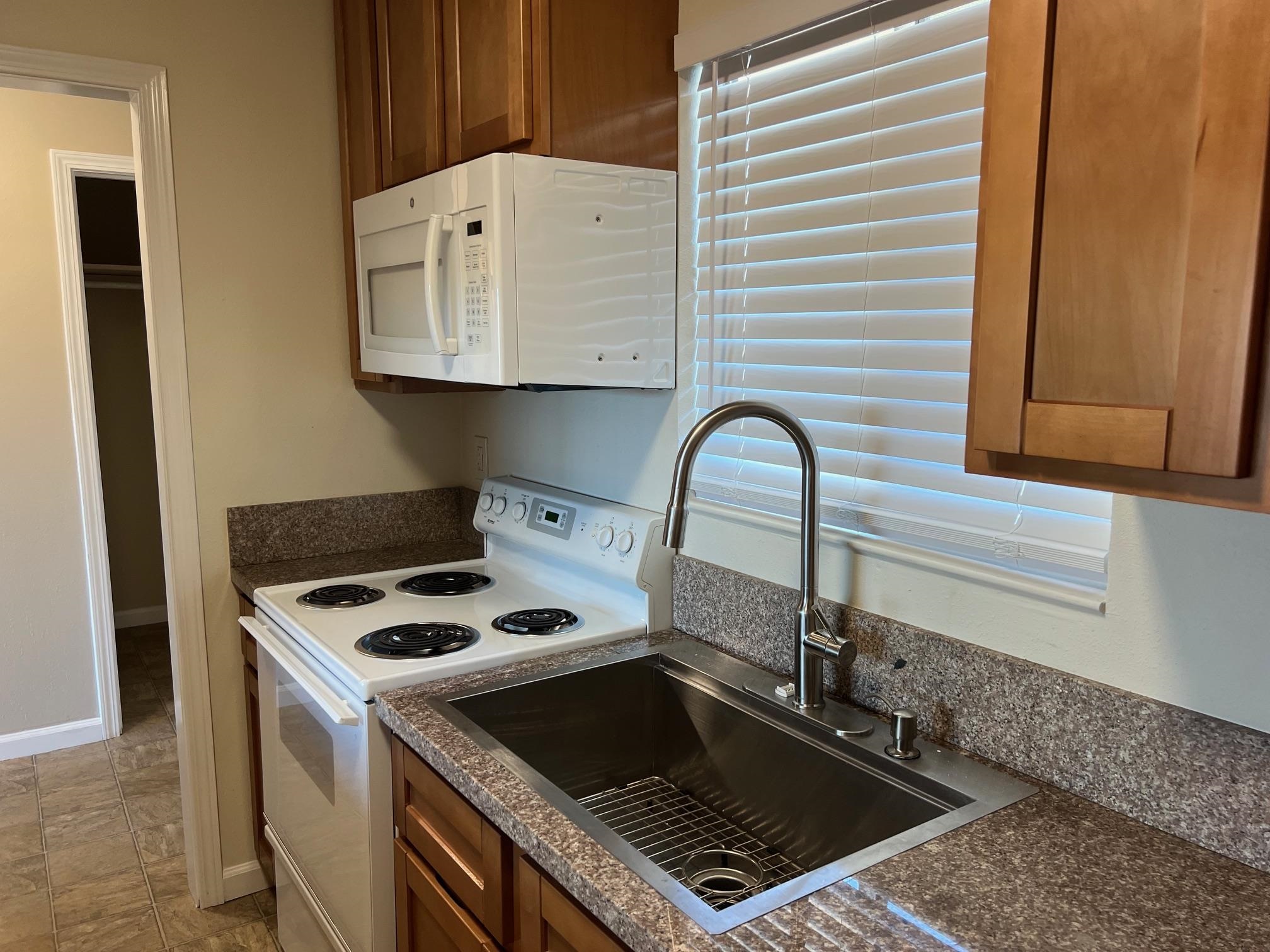 Detail Gallery Image 5 of 29 For 36976 Mulberry St #I,  Newark,  CA 94560 - 1 Beds | 1 Baths