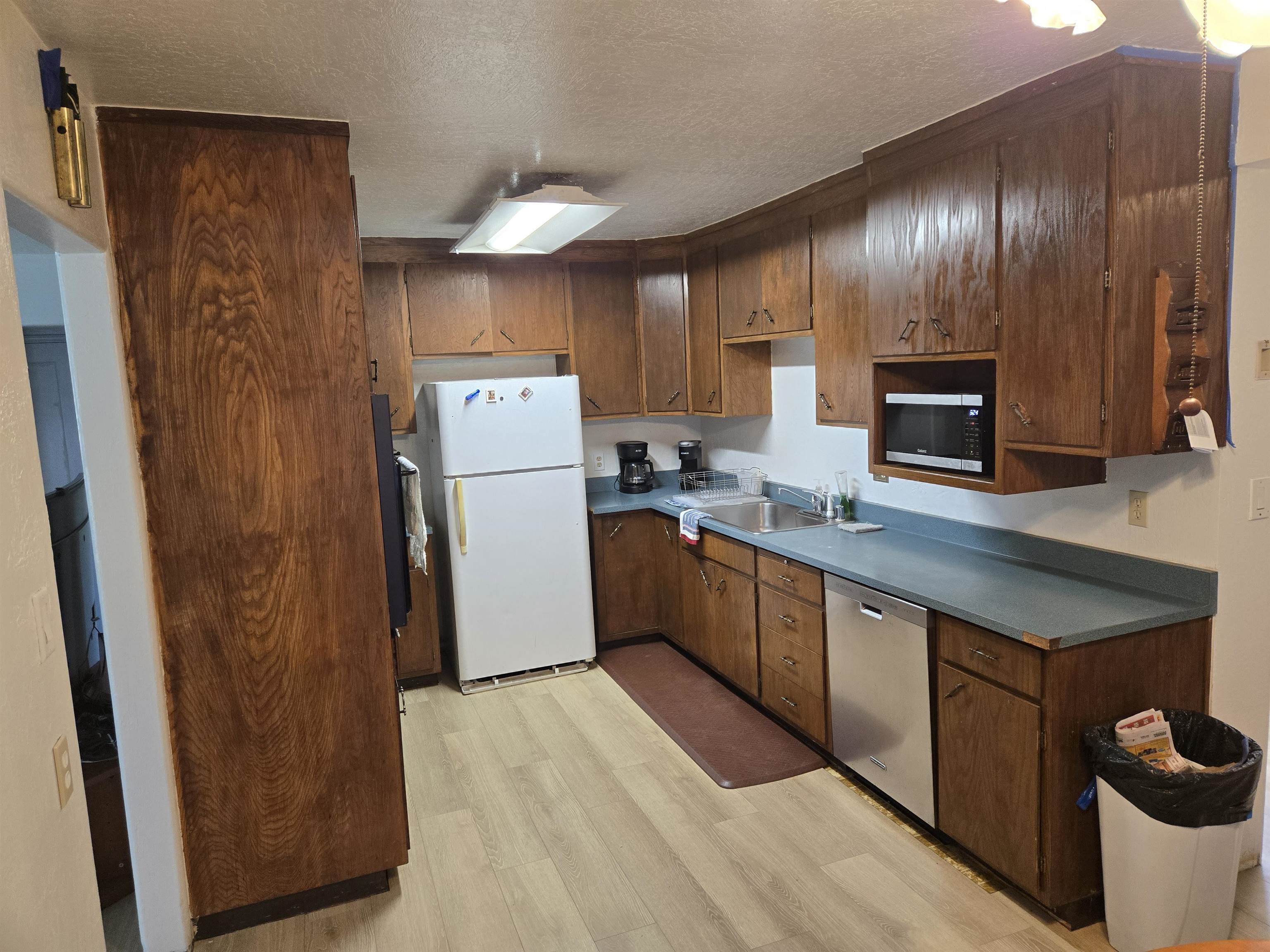 Detail Gallery Image 11 of 18 For 950 Donovan Dr, San Leandro,  CA 94577 - 2 Beds | 2/1 Baths