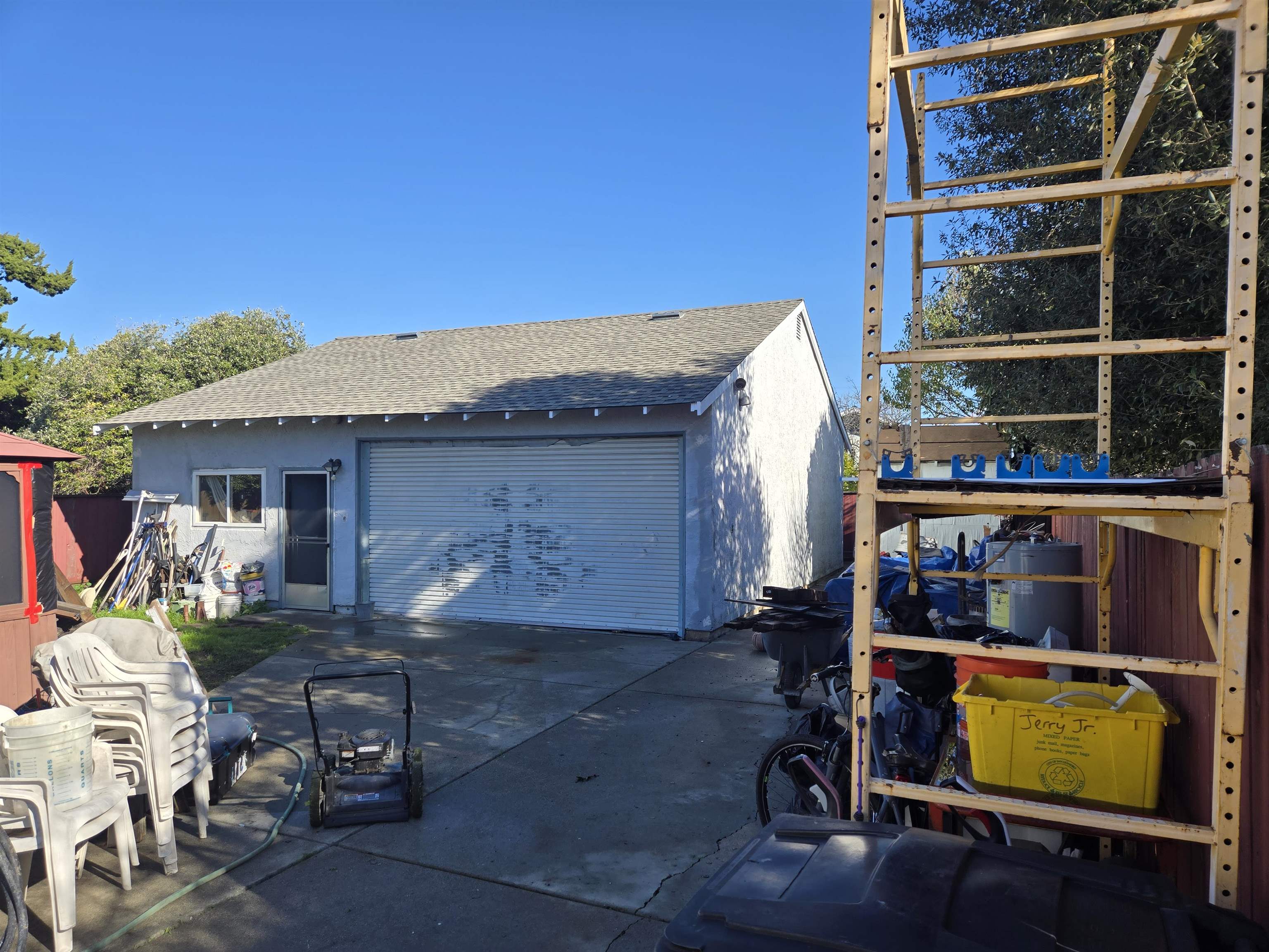 Detail Gallery Image 6 of 18 For 950 Donovan Dr, San Leandro,  CA 94577 - 2 Beds | 2/1 Baths