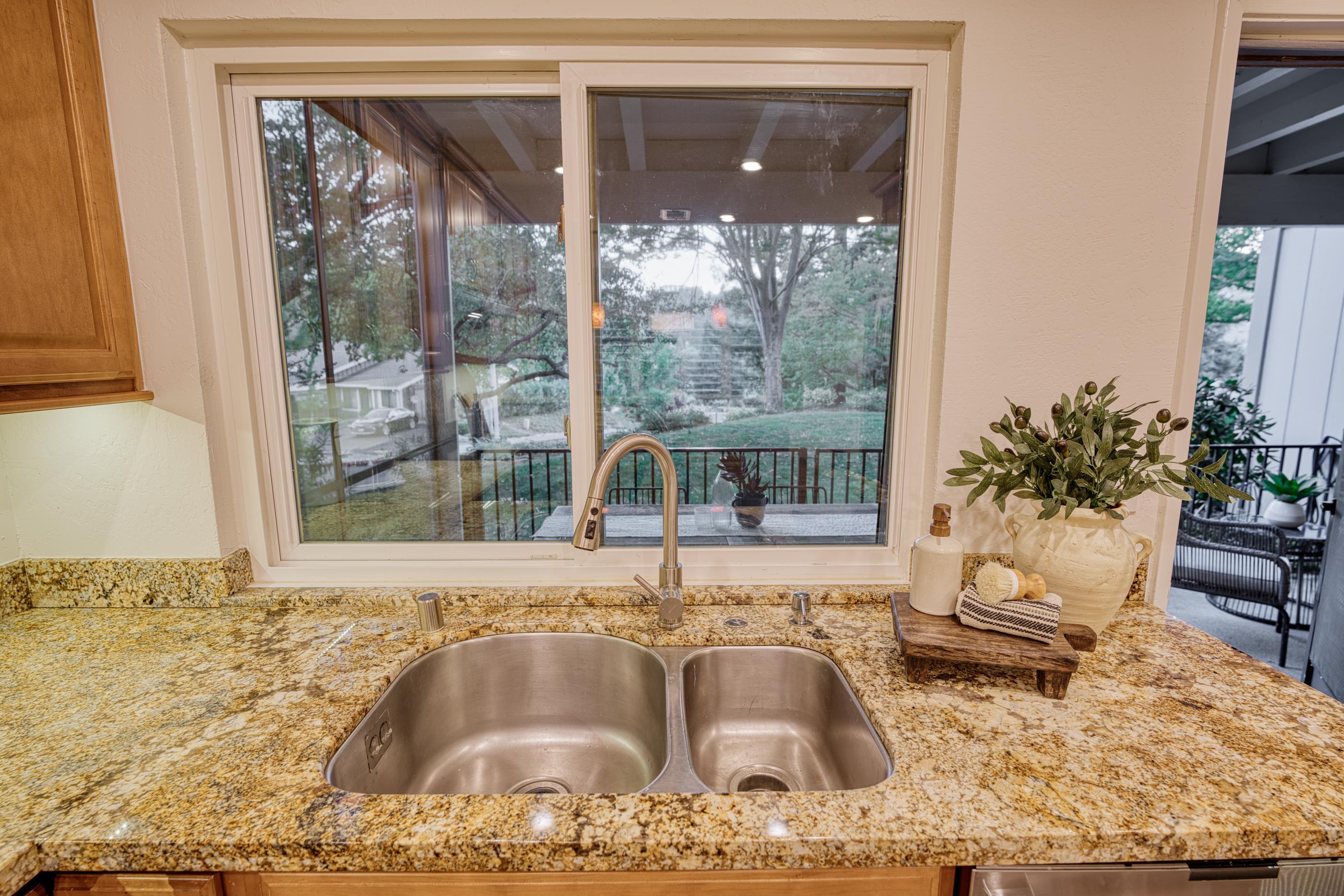 Detail Gallery Image 5 of 31 For 900 Terra California Drive #2 #UNIT 2,  Walnut Creek,  CA 94595 - 2 Beds | 2 Baths