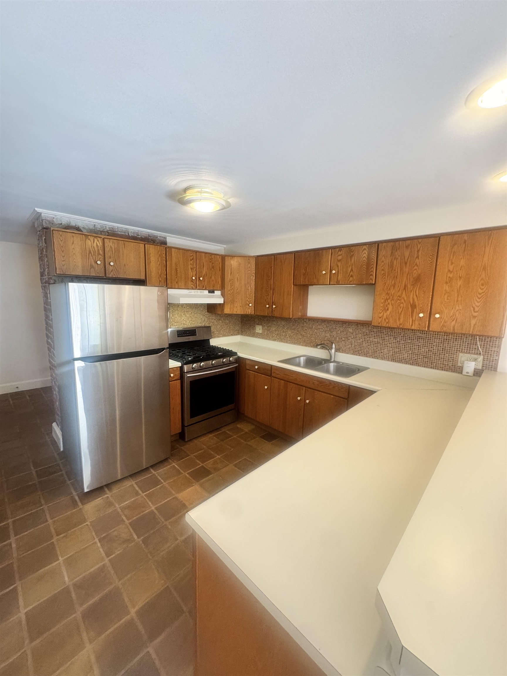 Detail Gallery Image 15 of 32 For 1723 Carleton Street a,  Berkeley,  CA 94703 - 3 Beds | 1 Baths