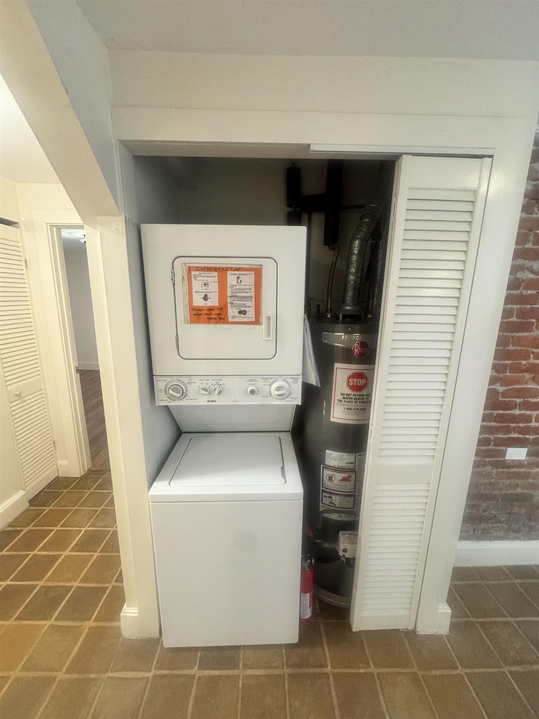 Detail Gallery Image 30 of 32 For 1723 Carleton Street a,  Berkeley,  CA 94703 - 3 Beds | 1 Baths