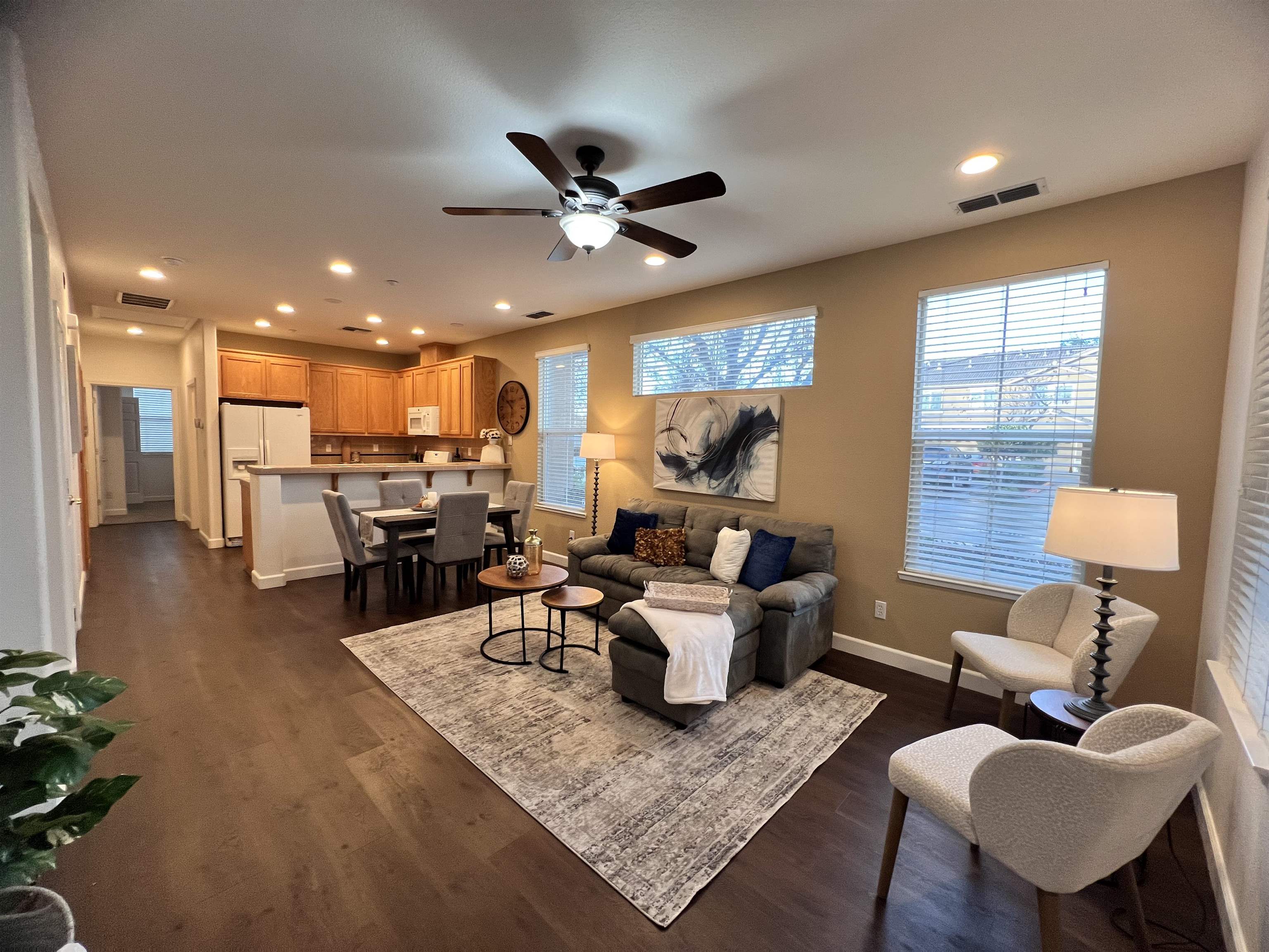 Photo #4: 41120303 Listing: Photo #4