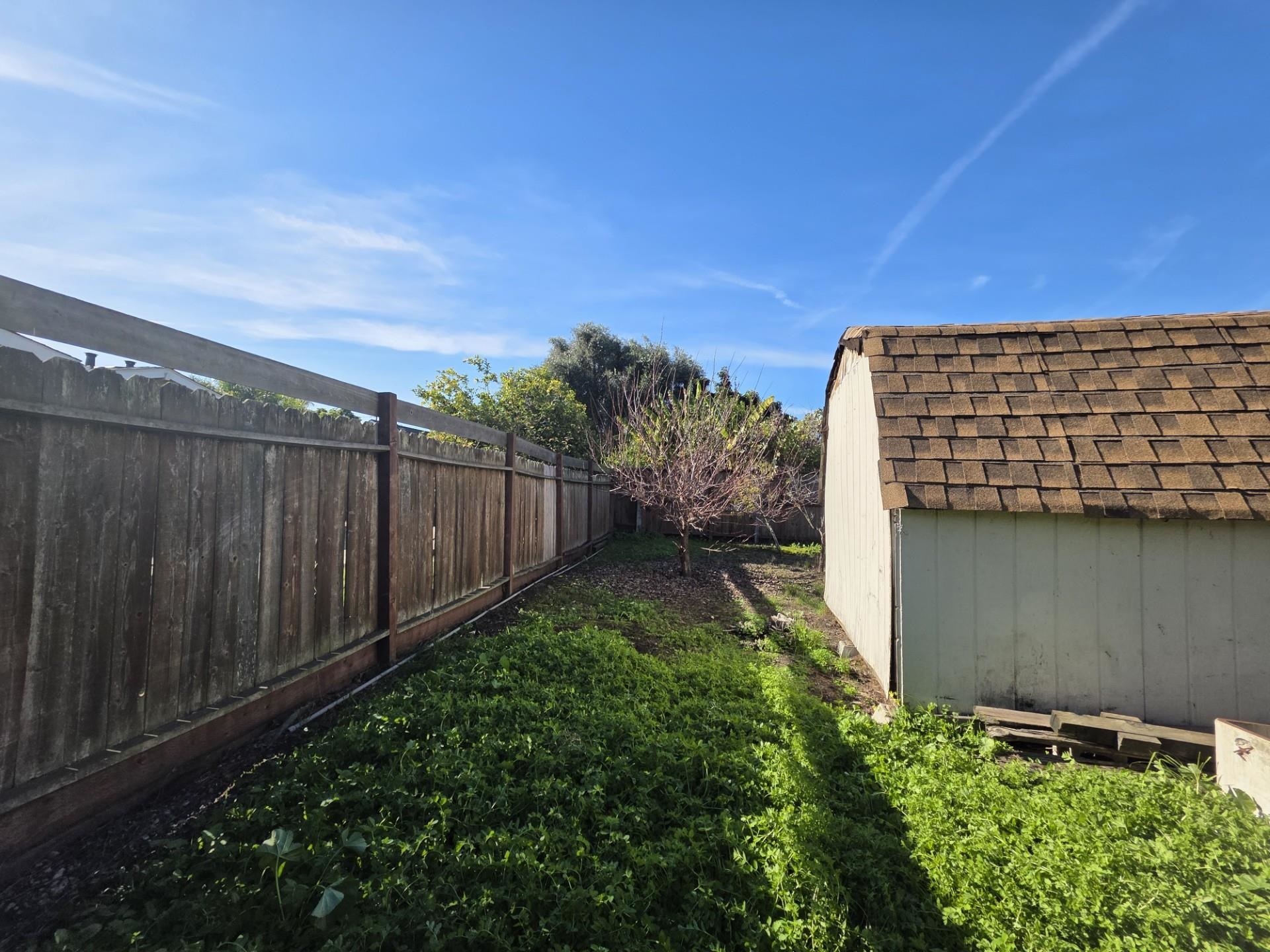 Detail Gallery Image 20 of 25 For 224 Ivy Dr, Menlo Park,  CA 94025 - 3 Beds | 2 Baths