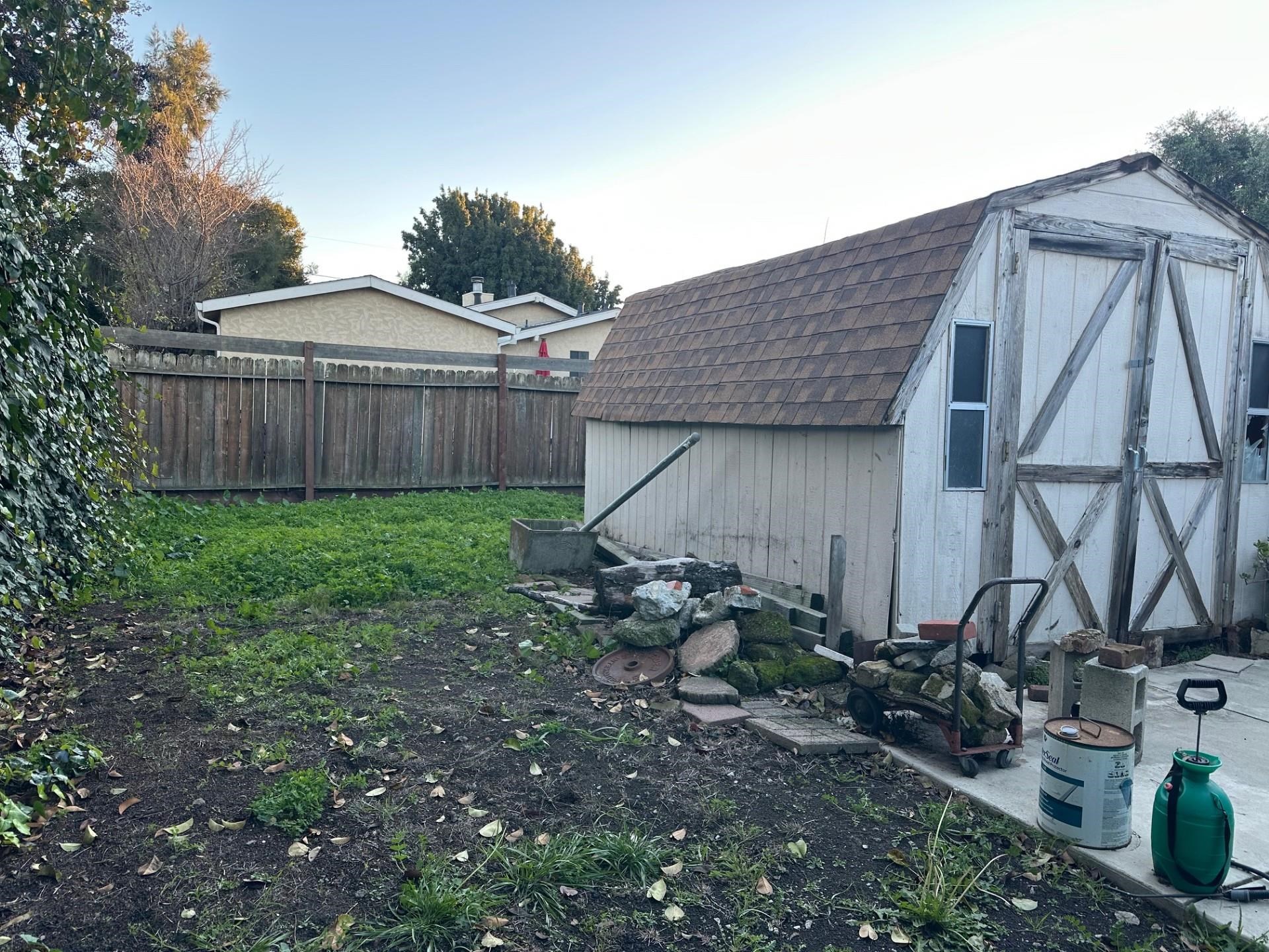 Detail Gallery Image 21 of 23 For 224 Ivy Dr, Menlo Park,  CA 94025 - 3 Beds | 2 Baths