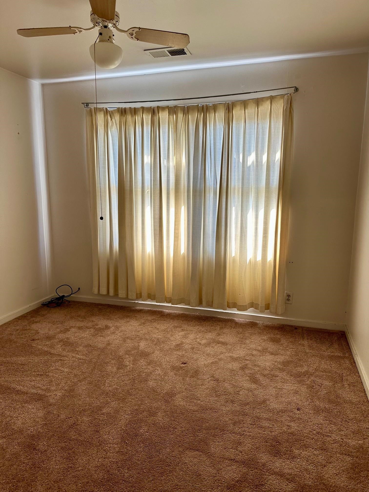 Detail Gallery Image 4 of 11 For 224 Ivy Dr, Menlo Park,  CA 94025 - 3 Beds | 2 Baths