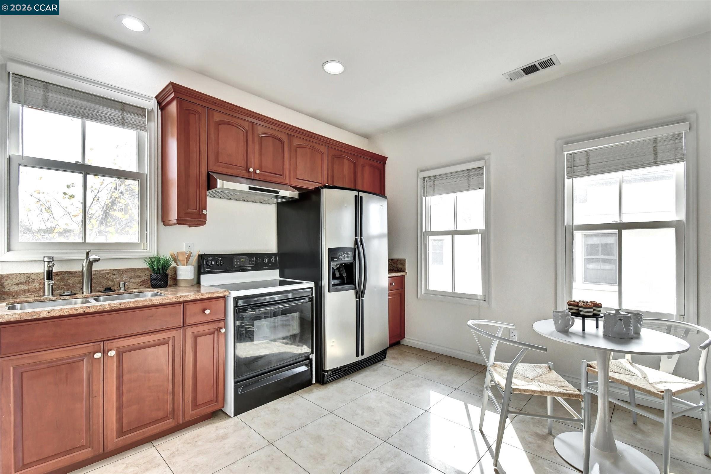 Detail Gallery Image 49 of 60 For 1018 Promenade St., Hercules,  CA 94547 - 6 Beds | 5/1 Baths