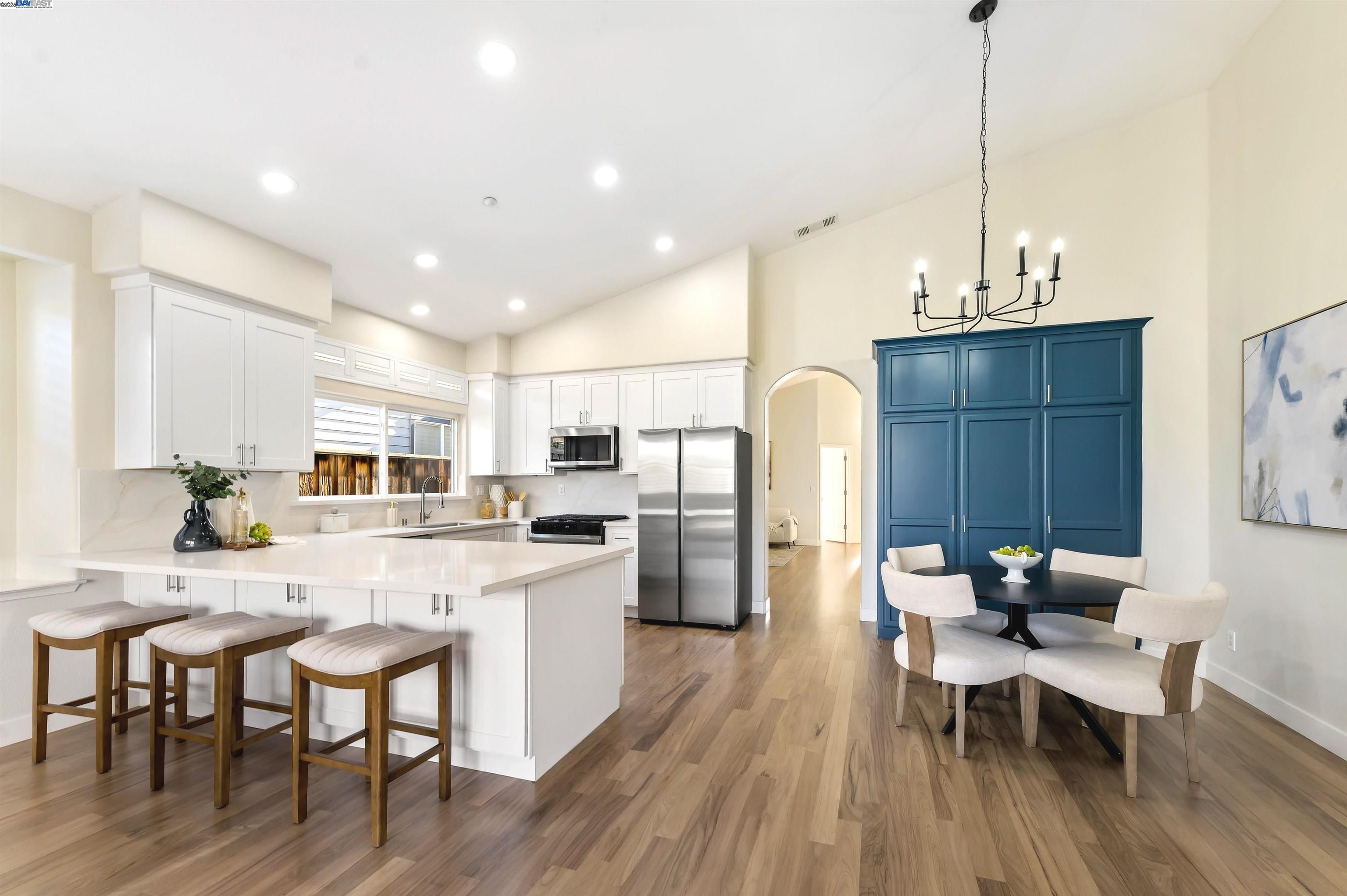 Detail Gallery Image 3 of 31 For 1821 Meadow Glen Dr, Livermore,  CA 94551 - 3 Beds | 2 Baths