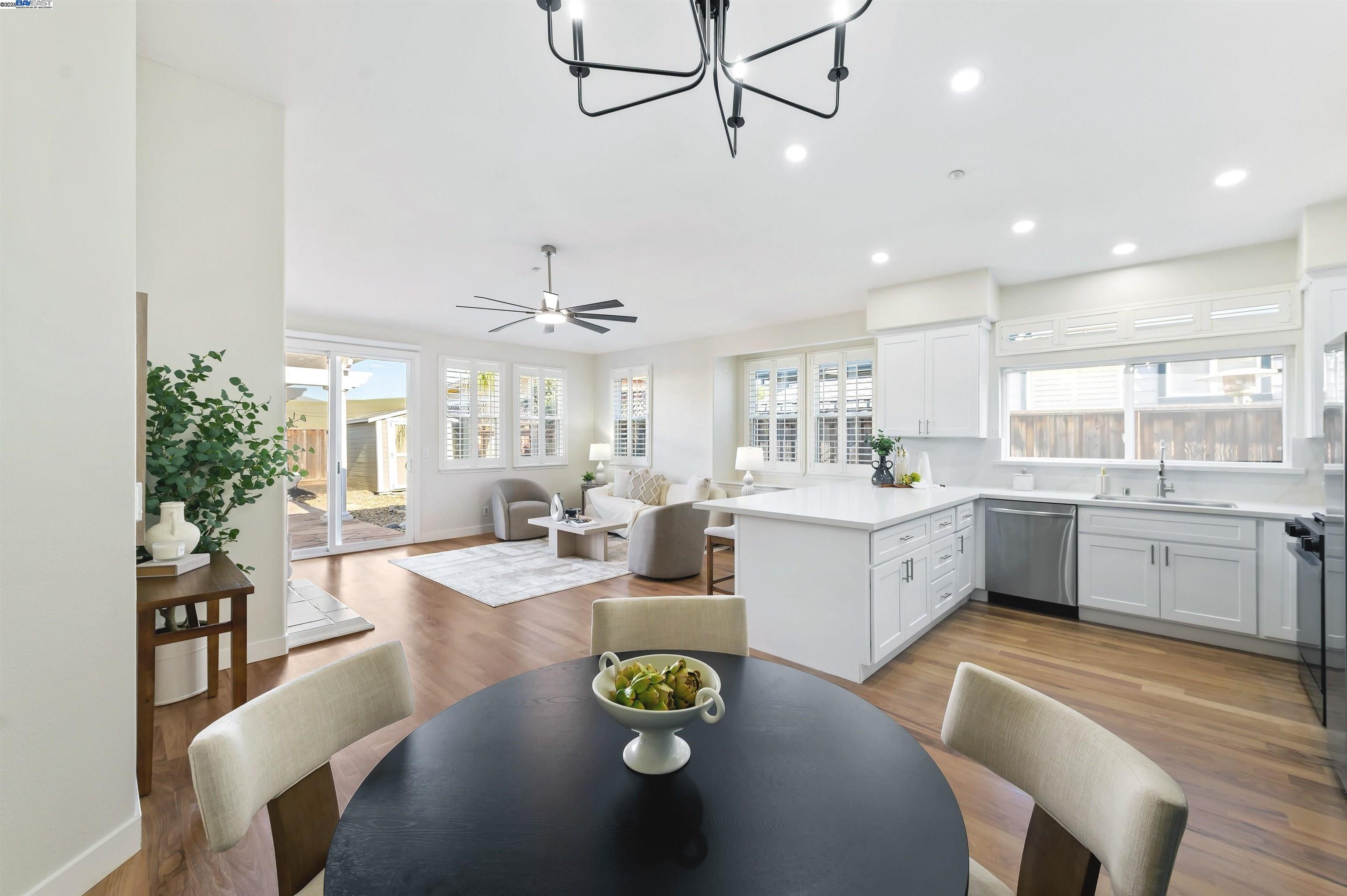 Detail Gallery Image 5 of 31 For 1821 Meadow Glen Dr, Livermore,  CA 94551 - 3 Beds | 2 Baths