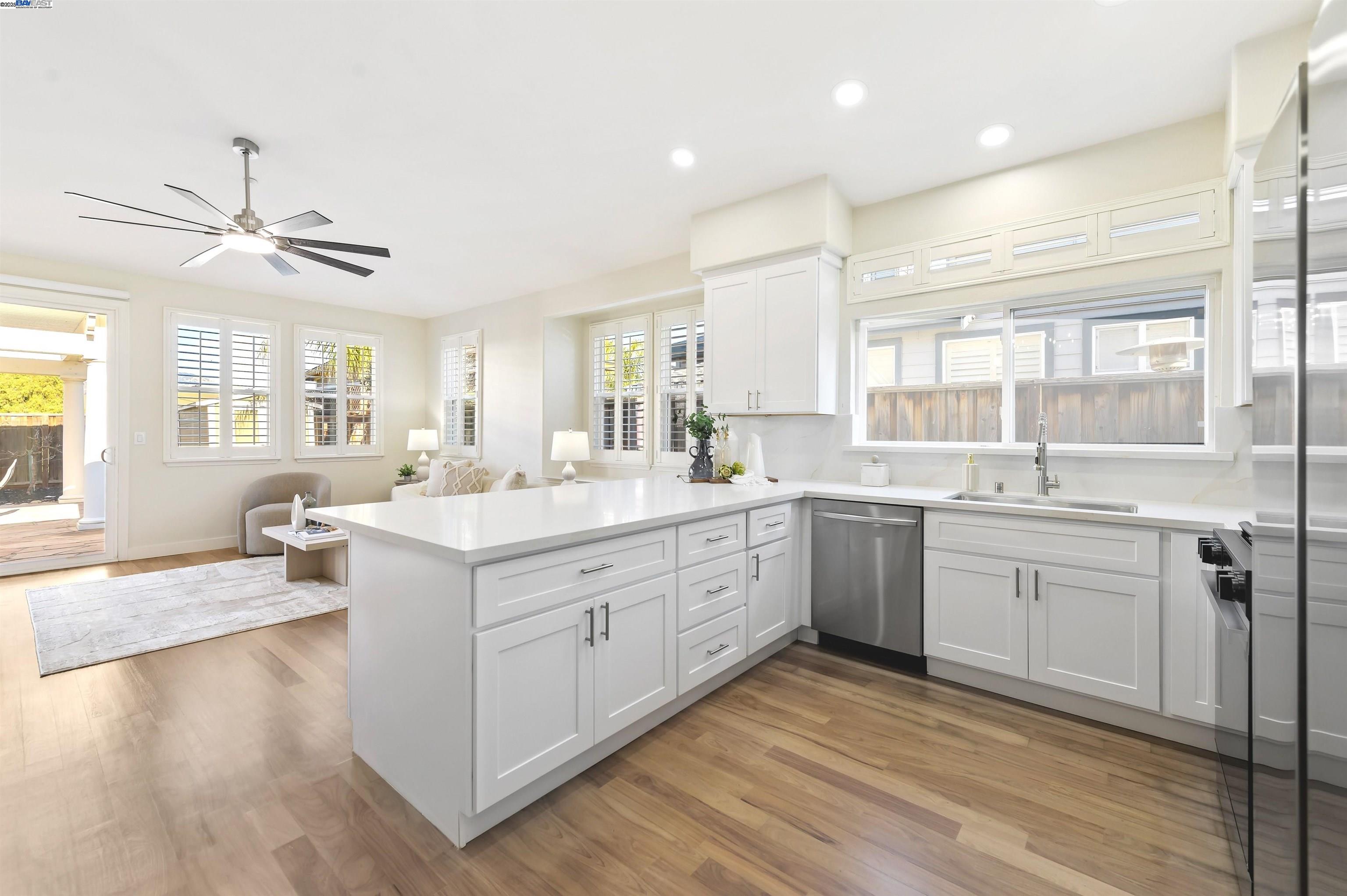 Detail Gallery Image 7 of 31 For 1821 Meadow Glen Dr, Livermore,  CA 94551 - 3 Beds | 2 Baths