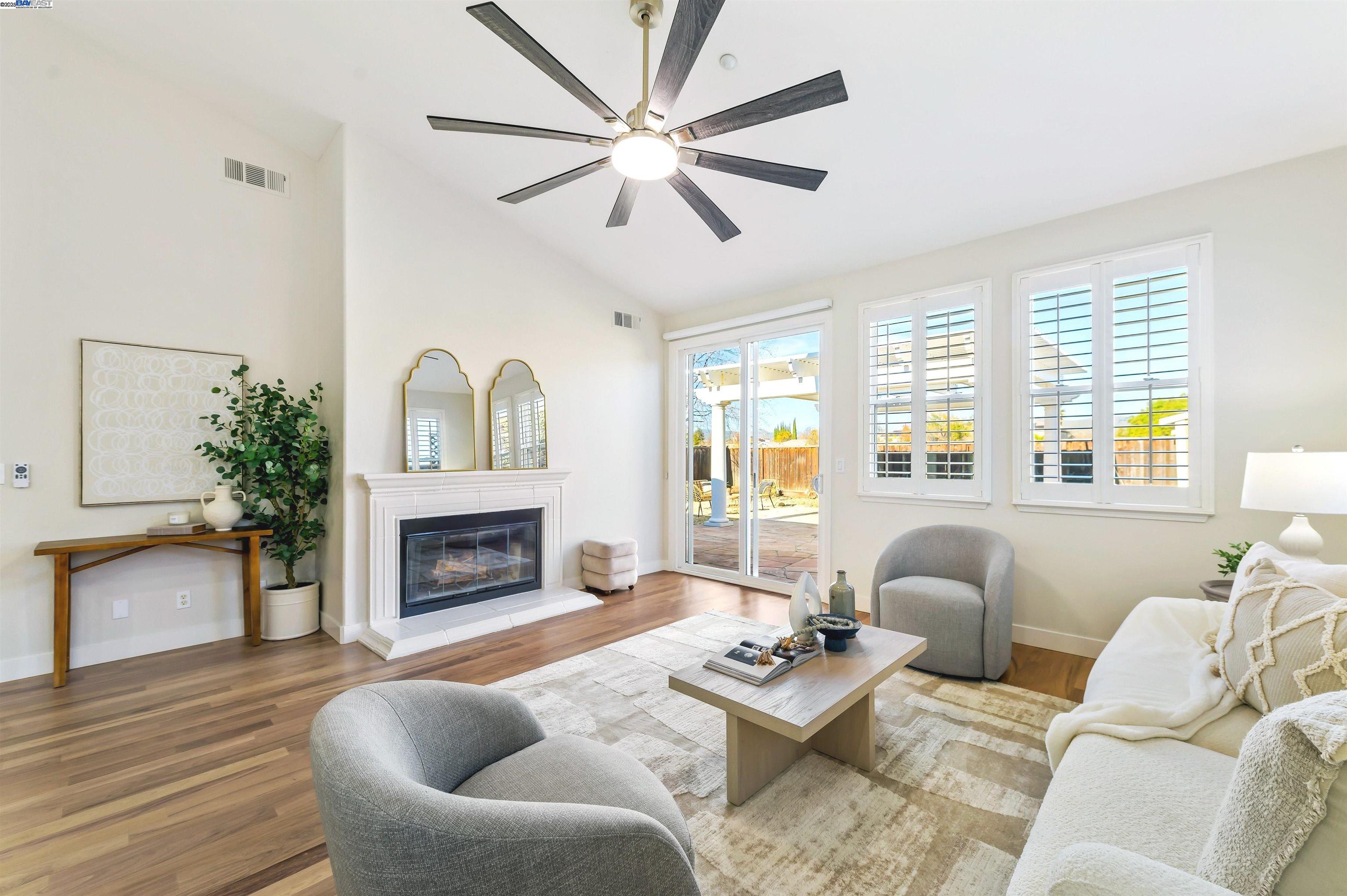 Detail Gallery Image 9 of 31 For 1821 Meadow Glen Dr, Livermore,  CA 94551 - 3 Beds | 2 Baths