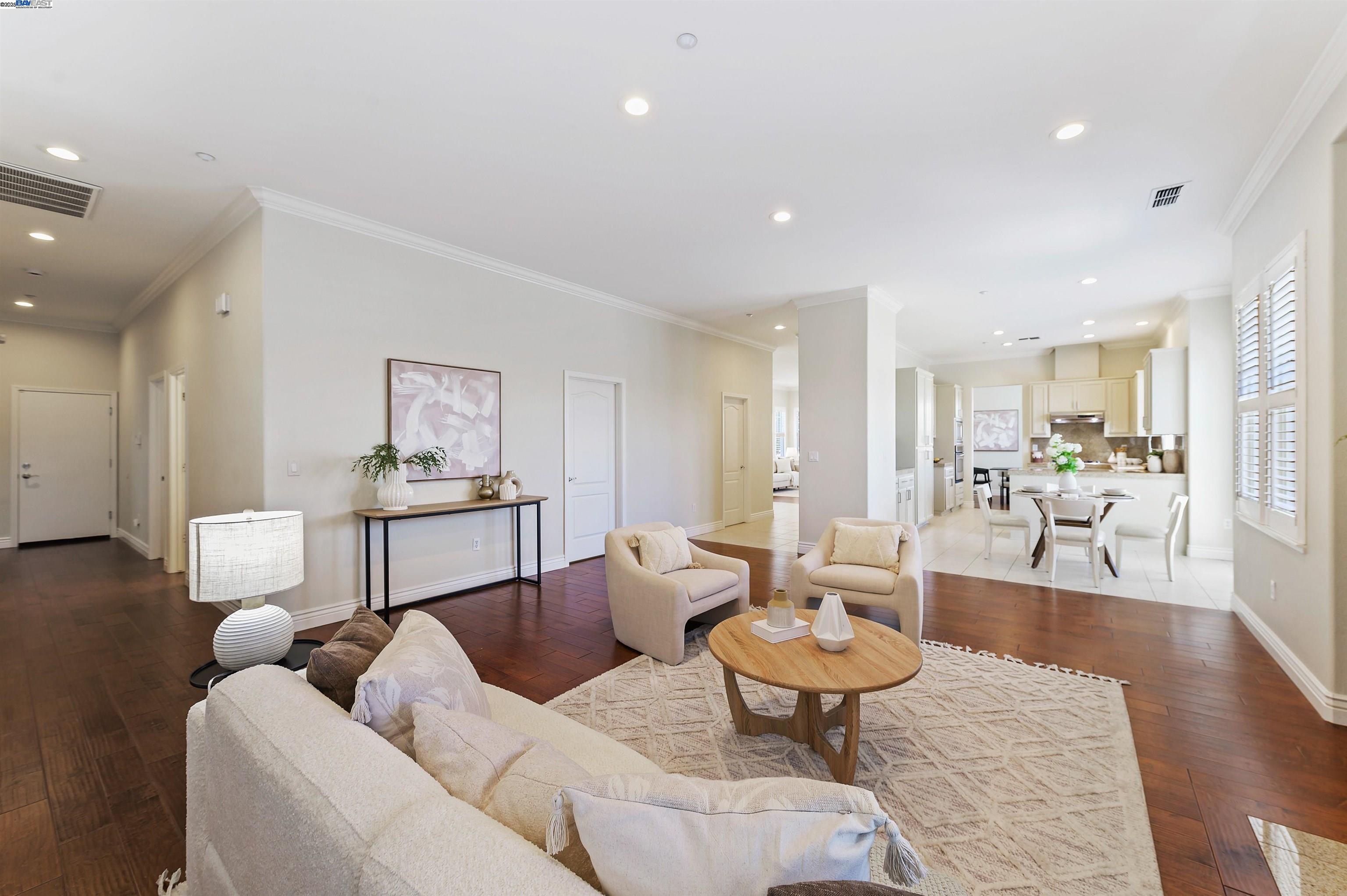 Detail Gallery Image 13 of 32 For 725 Central Ave, Livermore,  CA 94551 - 4 Beds | 2/1 Baths