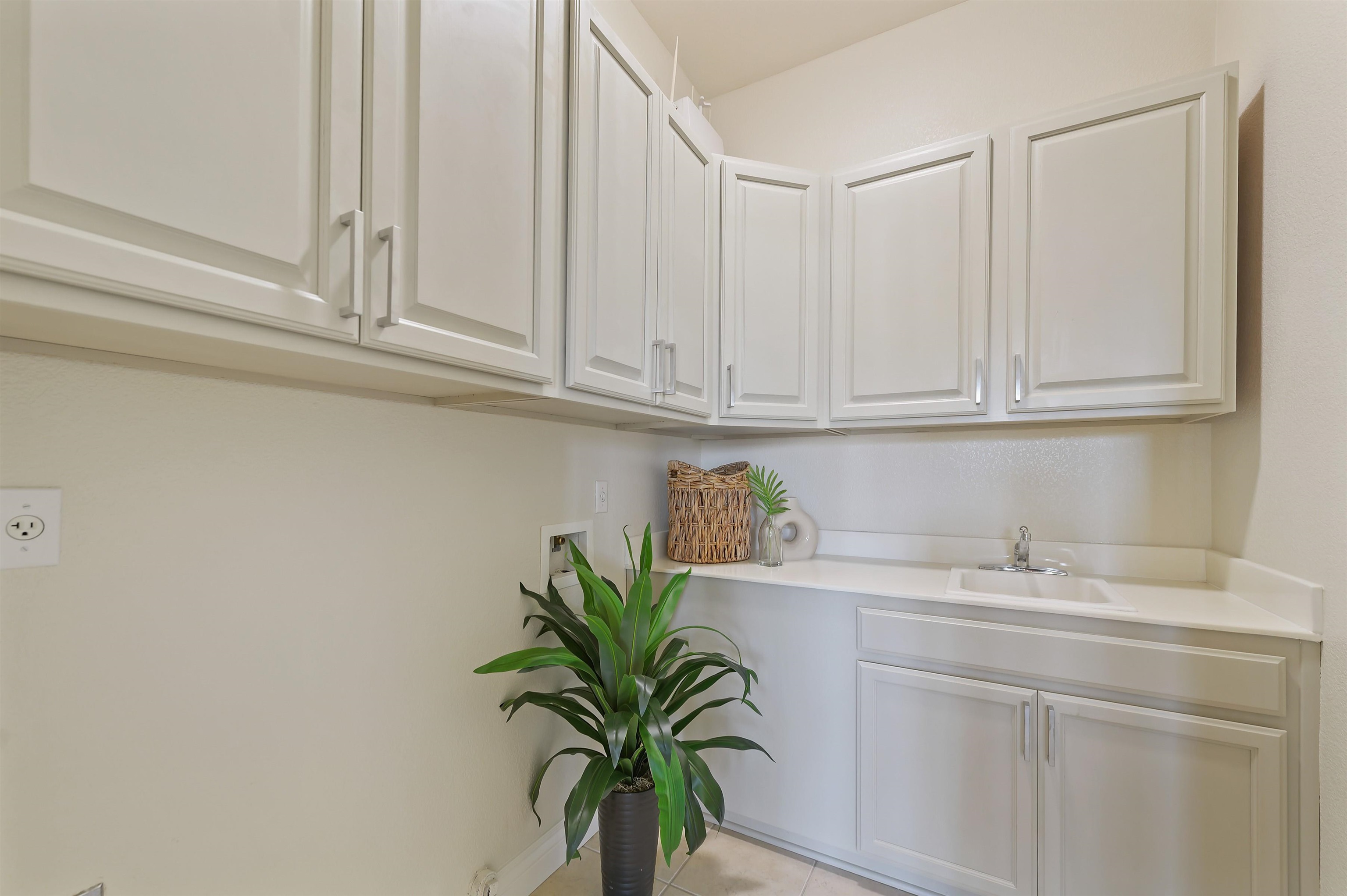 Detail Gallery Image 22 of 32 For 725 Central Ave, Livermore,  CA 94551 - 4 Beds | 2/1 Baths