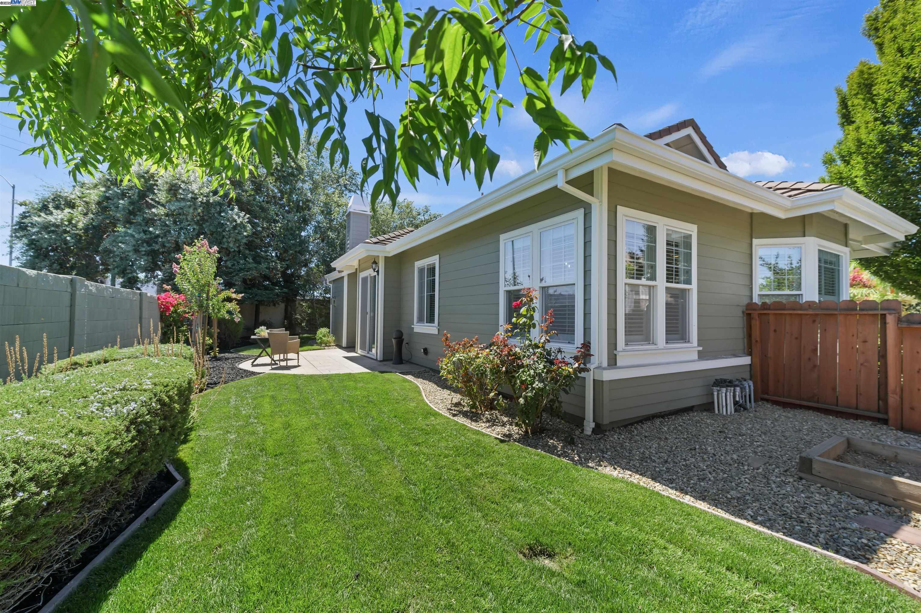 Detail Gallery Image 29 of 32 For 725 Central Ave, Livermore,  CA 94551 - 4 Beds | 2/1 Baths