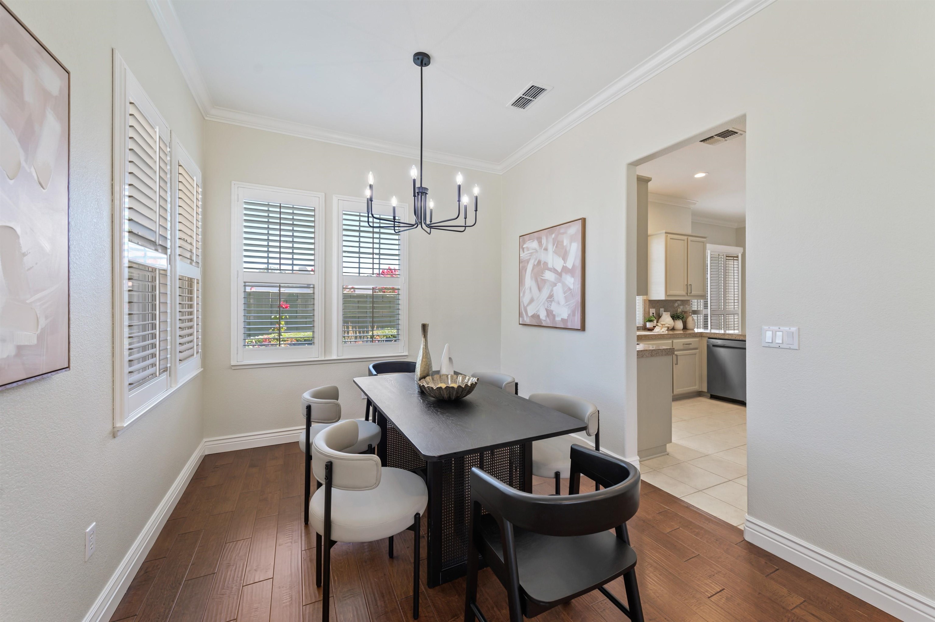 Detail Gallery Image 8 of 32 For 725 Central Ave, Livermore,  CA 94551 - 4 Beds | 2/1 Baths