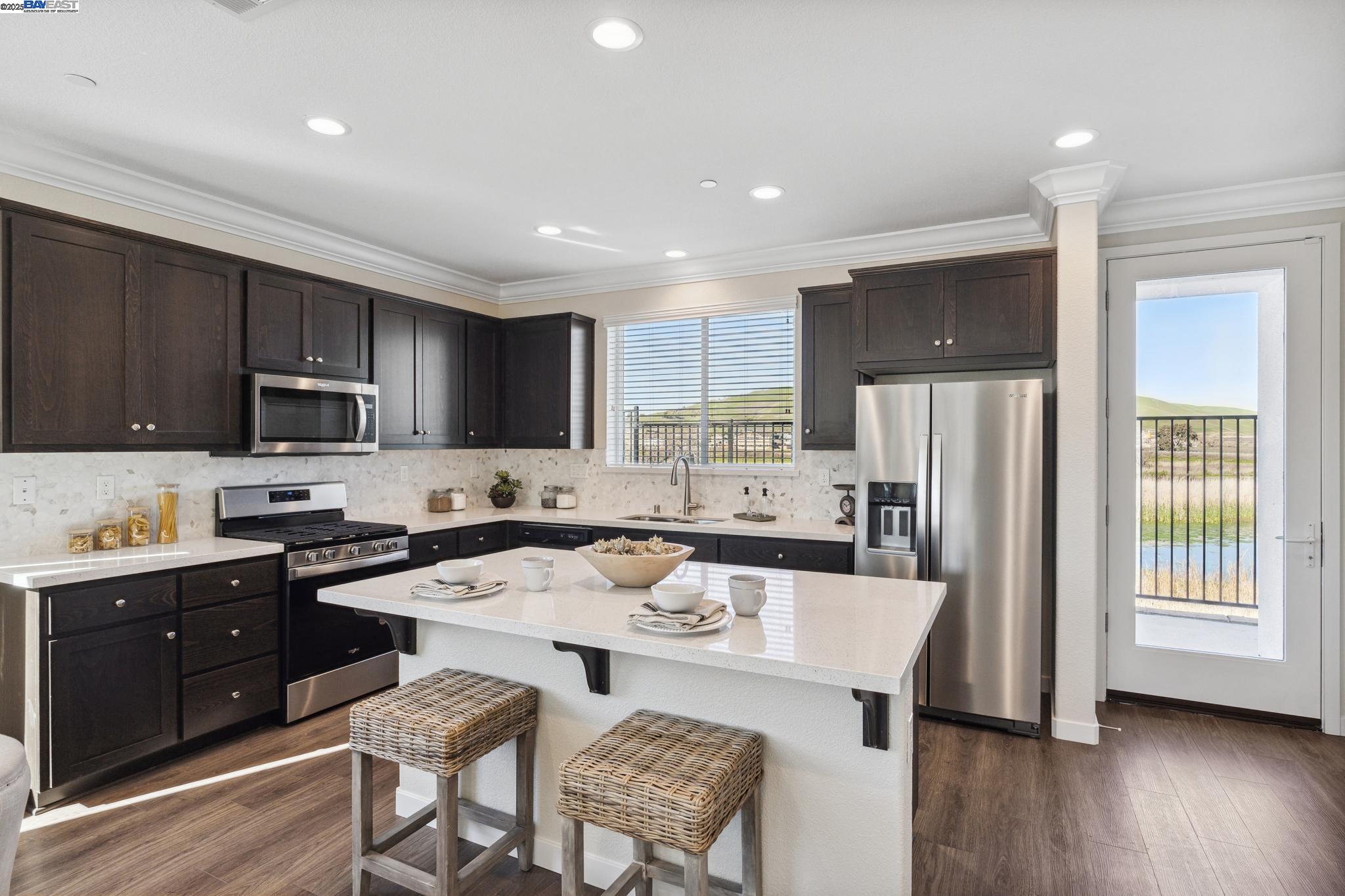 Detail Gallery Image 8 of 22 For 1488 Monument Ln, Fairfield,  CA 94533 - 4 Beds | 3 Baths