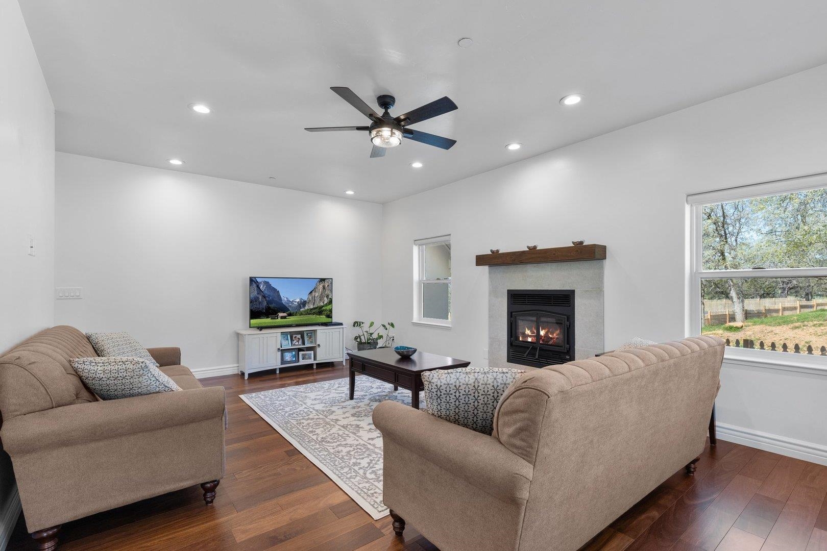 Detail Gallery Image 2 of 50 For 1029 Stockton Rd, Angels Camp,  CA 95222 - 4 Beds | 3/1 Baths