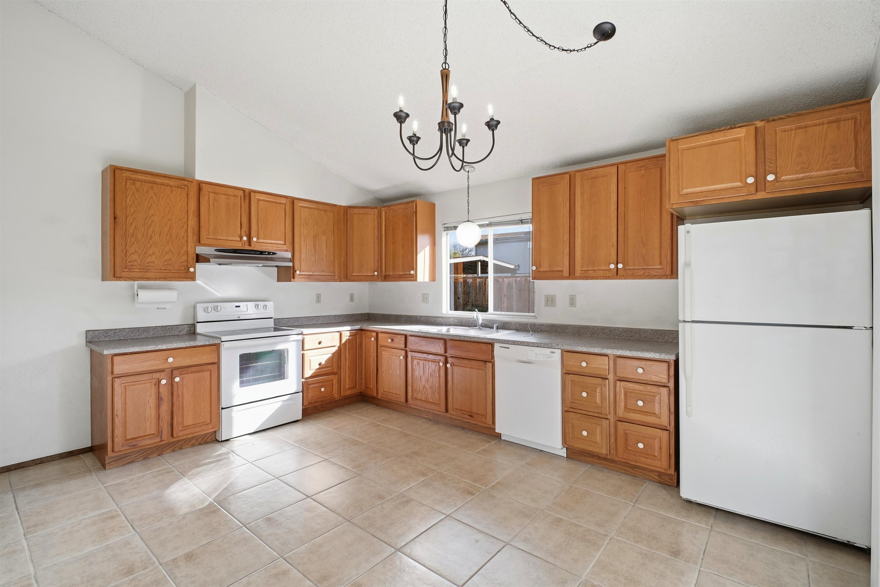 Detail Gallery Image 10 of 28 For 34311 Chester Ct, Fremont,  CA 94555 - 3 Beds | 2 Baths