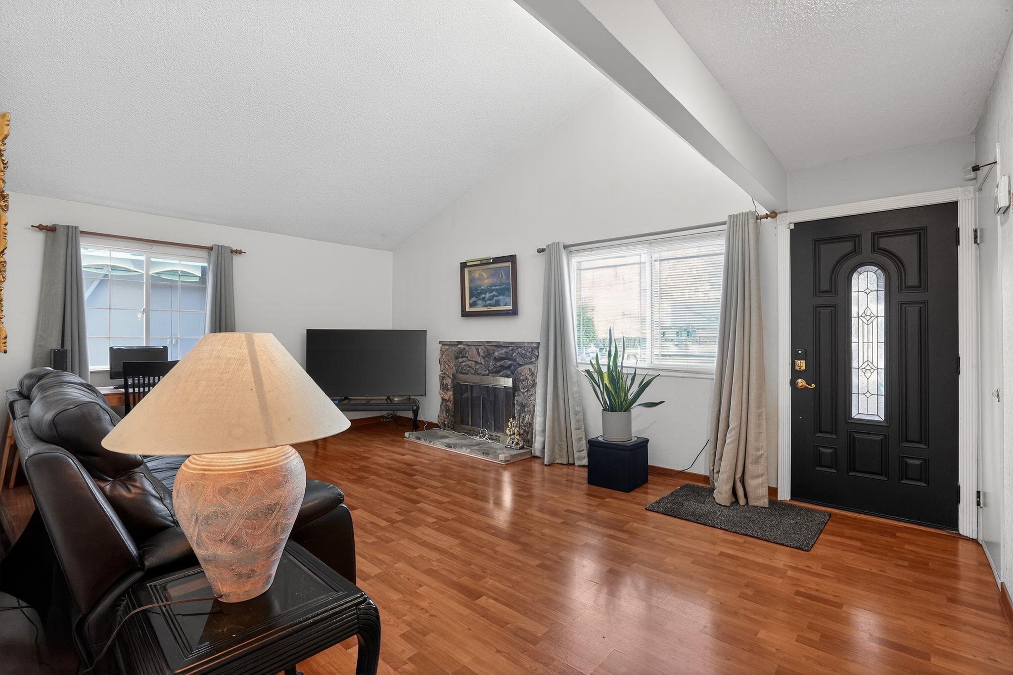 Detail Gallery Image 5 of 19 For 4212 Gordon St, Fremont,  CA 94555 - 3 Beds | 2 Baths