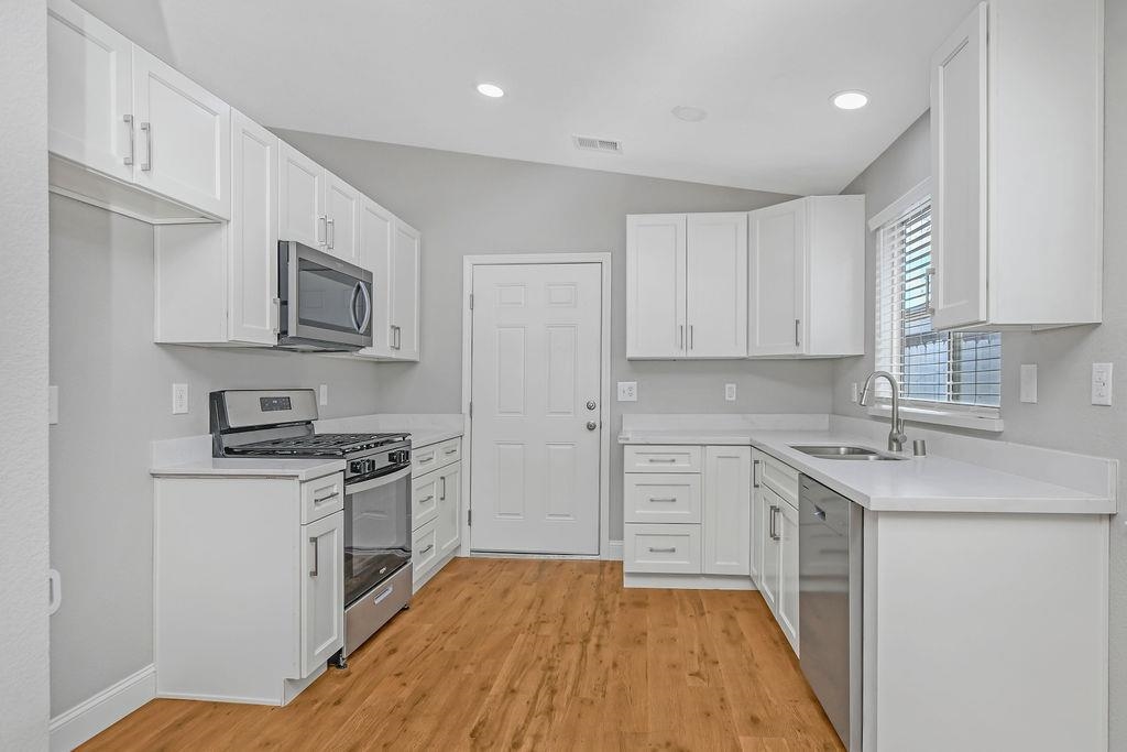 Detail Gallery Image 16 of 35 For 5200 Grass Valley Way, Antioch,  CA 94531 - 3 Beds | 2 Baths