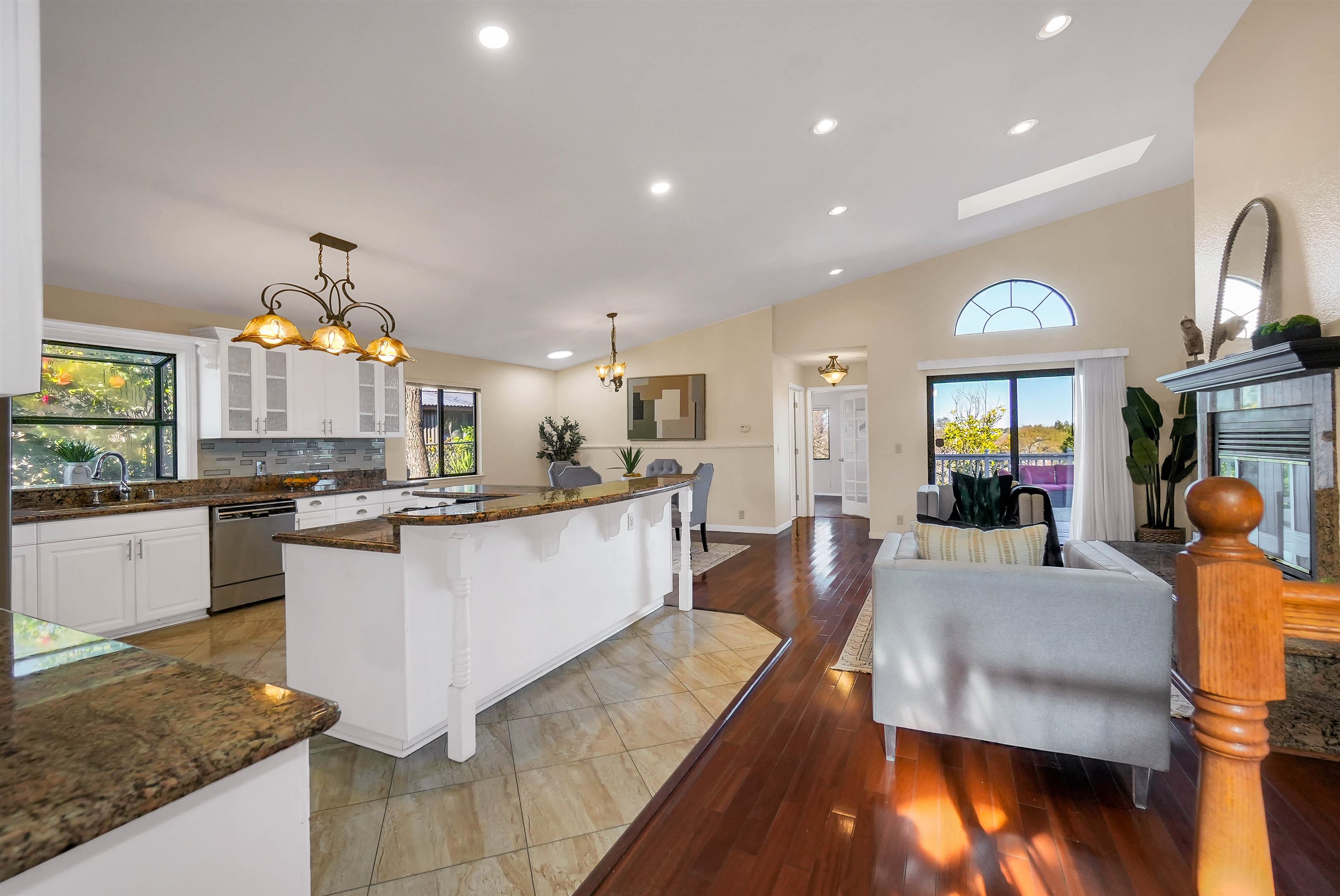 Detail Gallery Image 12 of 60 For 765 Bayview Ct, El Sobrante,  CA 94803 - 4 Beds | 3 Baths