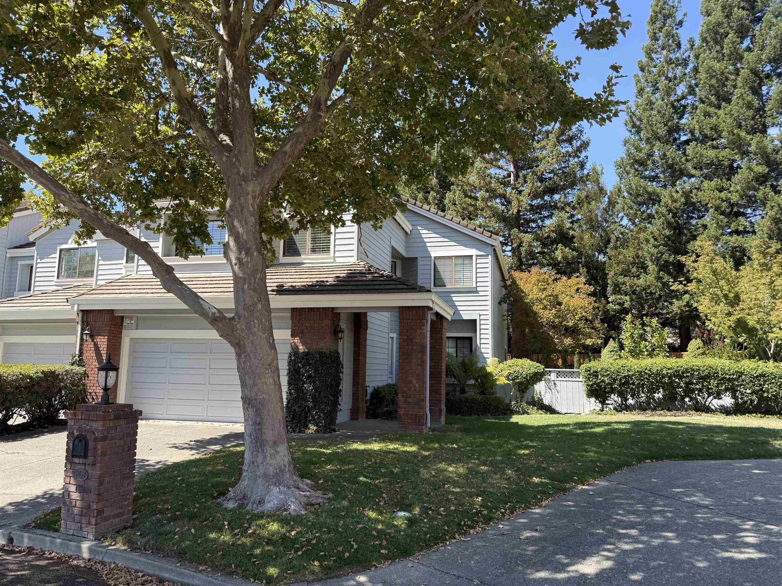 Front Image Thumbnail for CC41120323