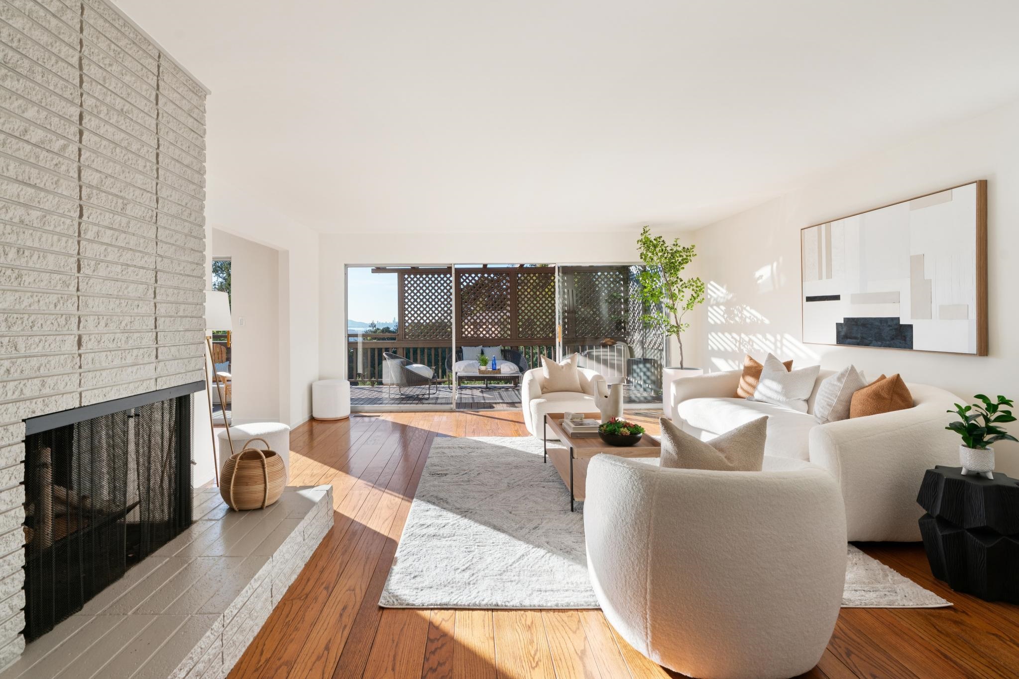 Detail Gallery Image 2 of 41 For 6227 Wood Dr, Oakland,  CA 94611 - 5 Beds | 3 Baths