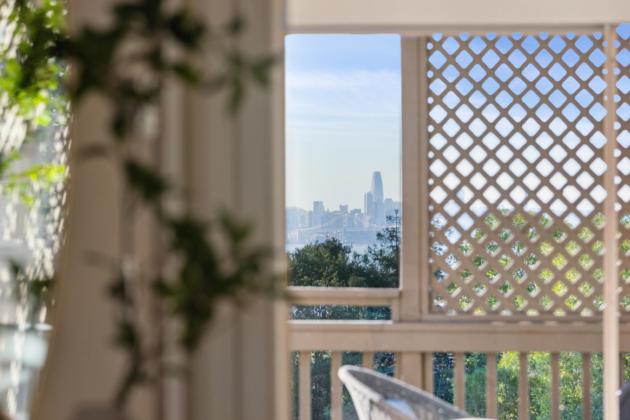 Detail Gallery Image 16 of 41 For 6227 Wood Dr, Oakland,  CA 94611 - 5 Beds | 3 Baths