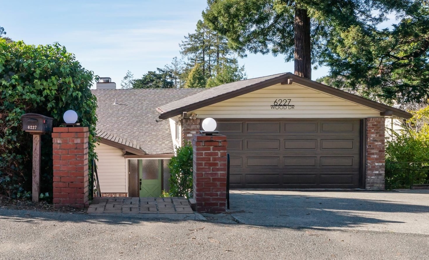 Detail Gallery Image 18 of 41 For 6227 Wood Dr, Oakland,  CA 94611 - 5 Beds | 3 Baths