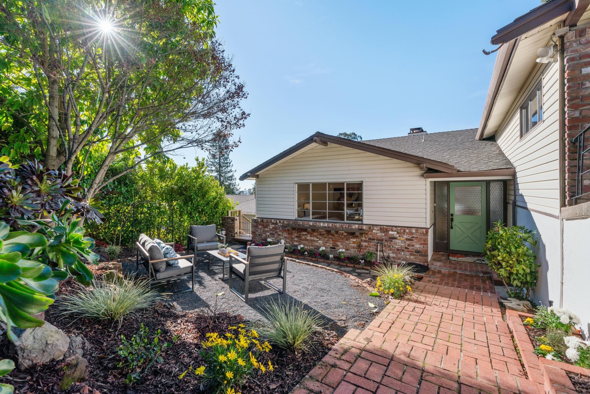 Detail Gallery Image 19 of 41 For 6227 Wood Dr, Oakland,  CA 94611 - 5 Beds | 3 Baths