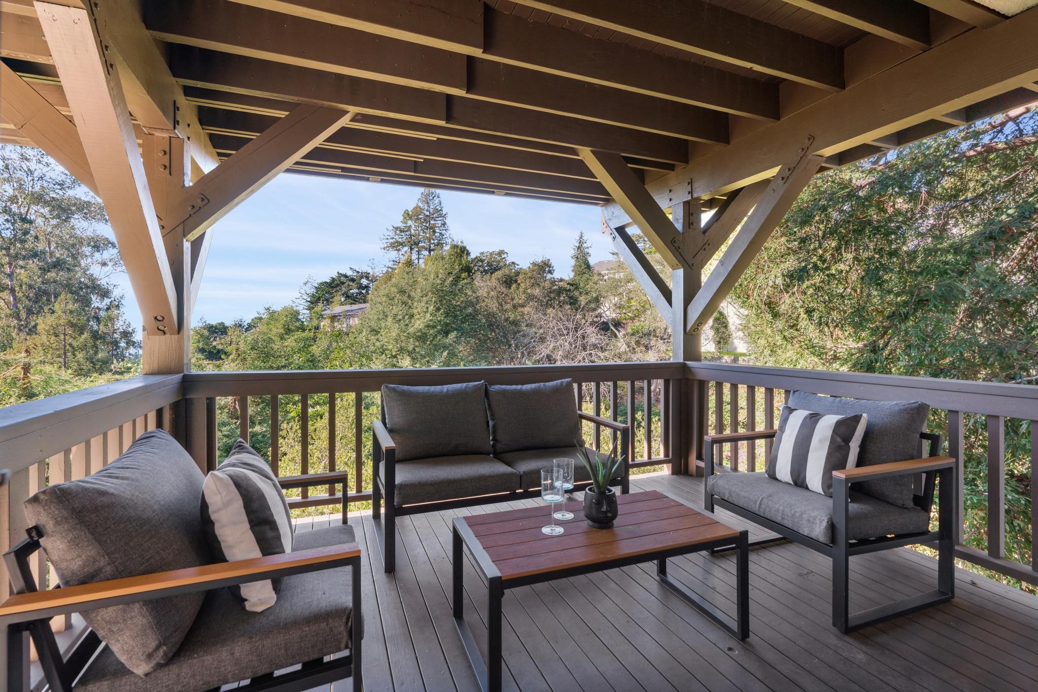 Detail Gallery Image 35 of 41 For 6227 Wood Dr, Oakland,  CA 94611 - 5 Beds | 3 Baths