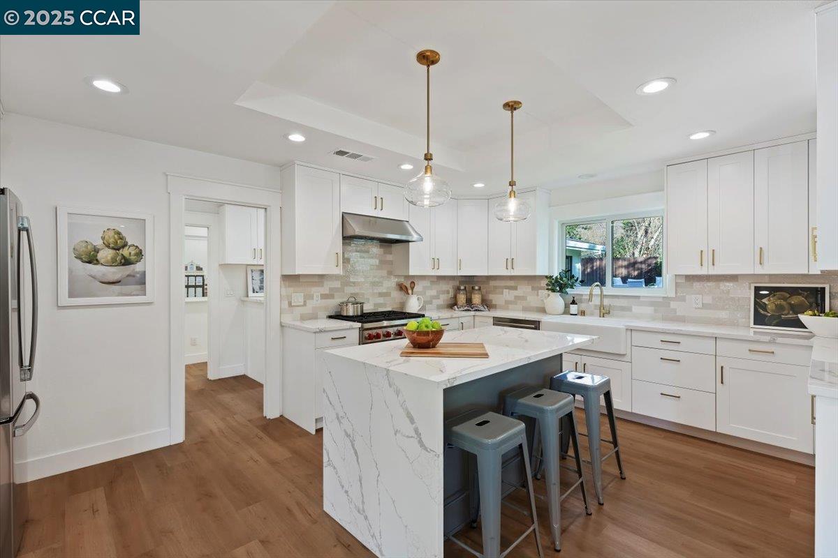 Detail Gallery Image 12 of 35 For 177 Ivy Dr, Orinda,  CA 94563 - 4 Beds | 3 Baths