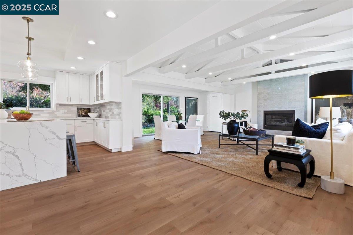 Detail Gallery Image 14 of 35 For 177 Ivy Dr, Orinda,  CA 94563 - 4 Beds | 3 Baths