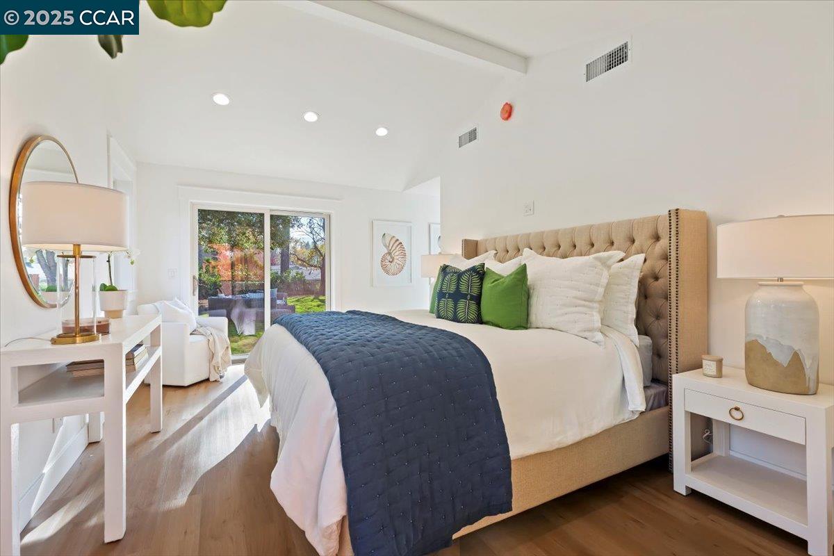 Detail Gallery Image 17 of 35 For 177 Ivy Dr, Orinda,  CA 94563 - 4 Beds | 3 Baths