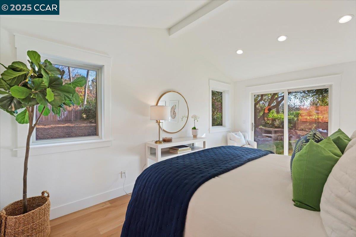 Detail Gallery Image 18 of 35 For 177 Ivy Dr, Orinda,  CA 94563 - 4 Beds | 3 Baths